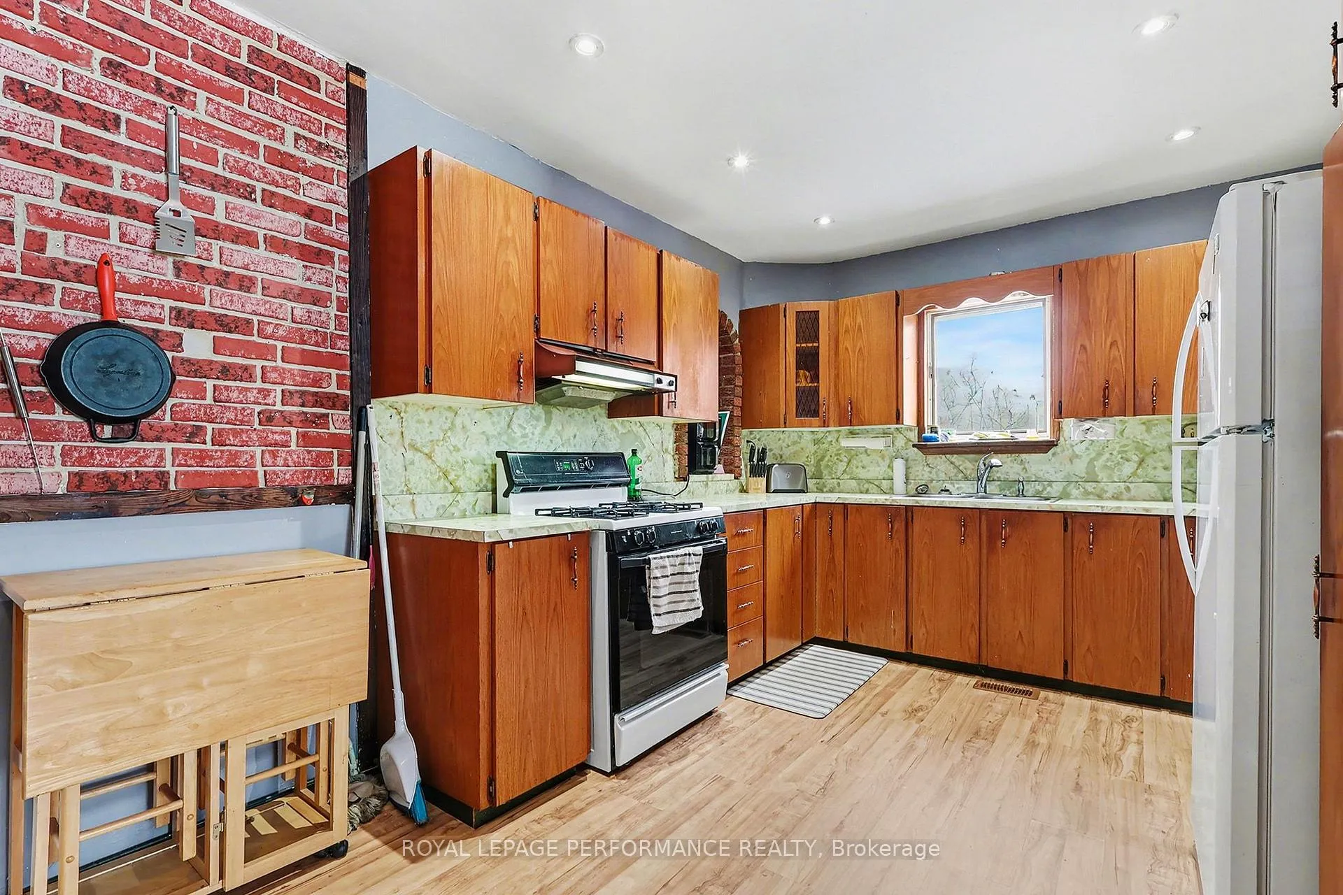 Photo 7 of 2478 Cleroux Crescent, Ottawa, Blackburn Hamlet (South) — HOMEH