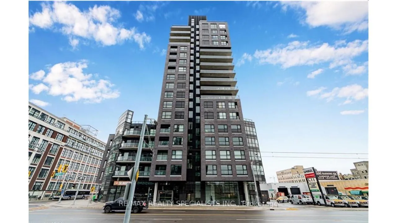 Front of Unit 1510, 1 Victoria Street S