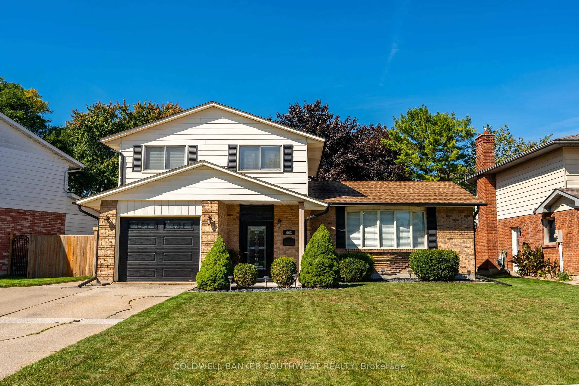 Photo 1 of 668 Winchester Crescent, Sarnia — HOMEH