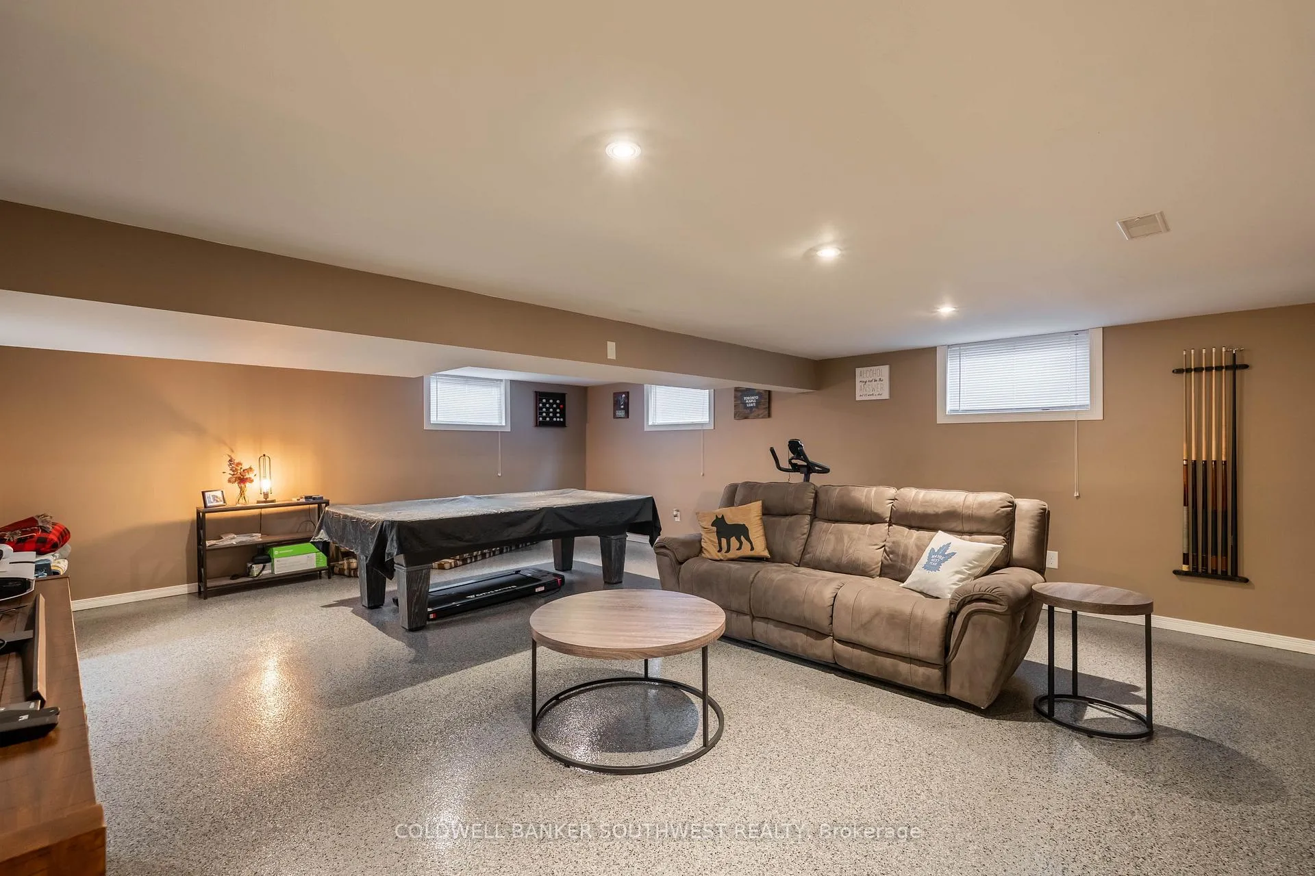 Photo 24 of 668 Winchester Crescent, Sarnia — HOMEH
