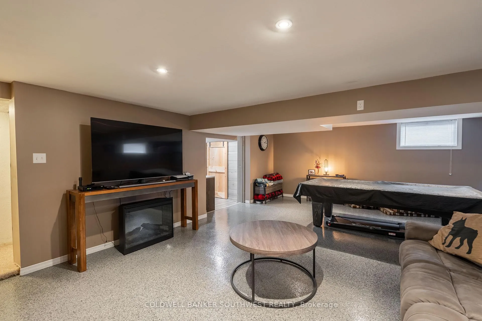 Photo 25 of 668 Winchester Crescent, Sarnia — HOMEH