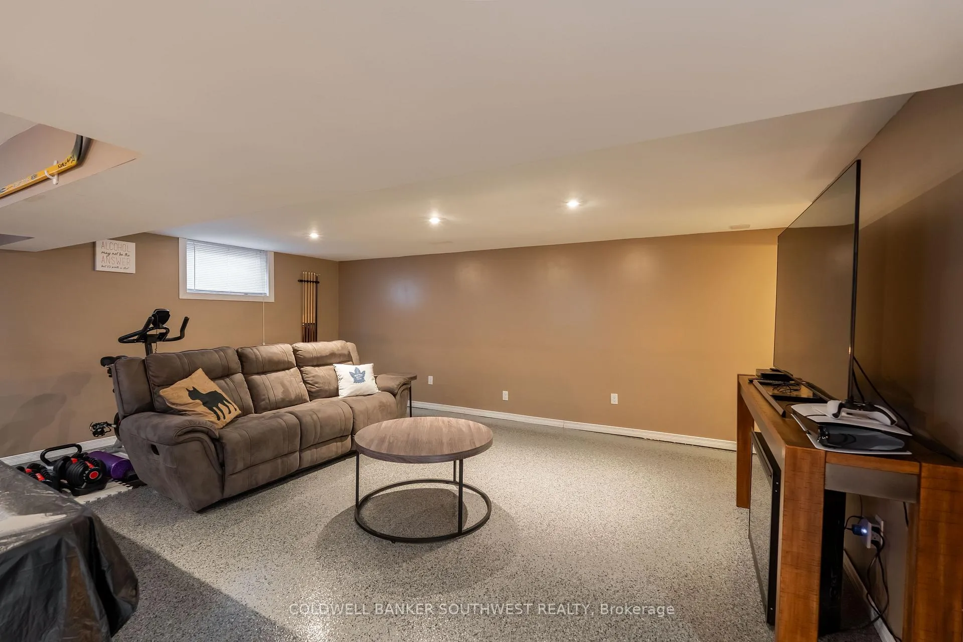 Photo 26 of 668 Winchester Crescent, Sarnia — HOMEH