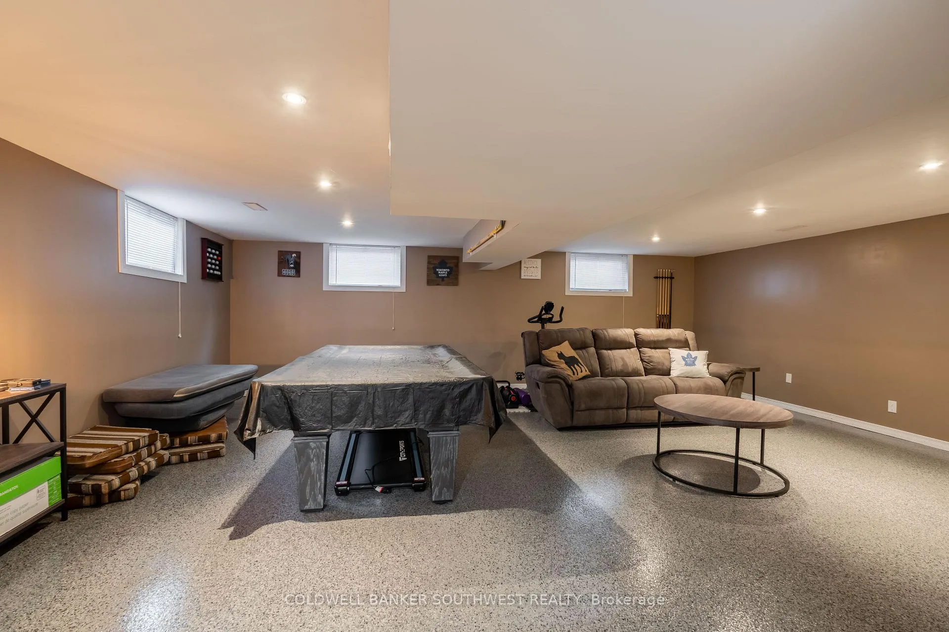 Photo 27 of 668 Winchester Crescent, Sarnia — HOMEH