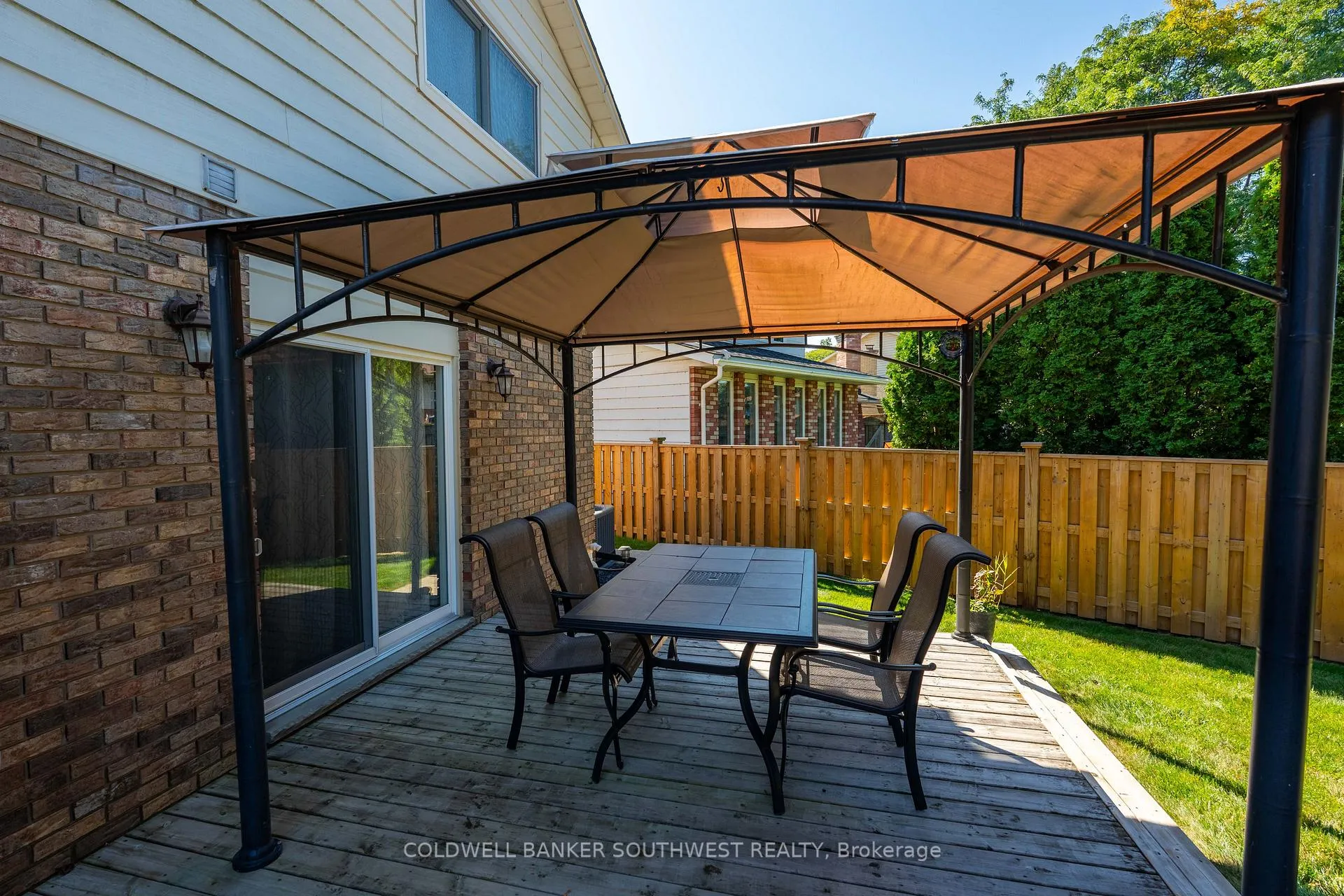 Photo 31 of 668 Winchester Crescent, Sarnia — HOMEH