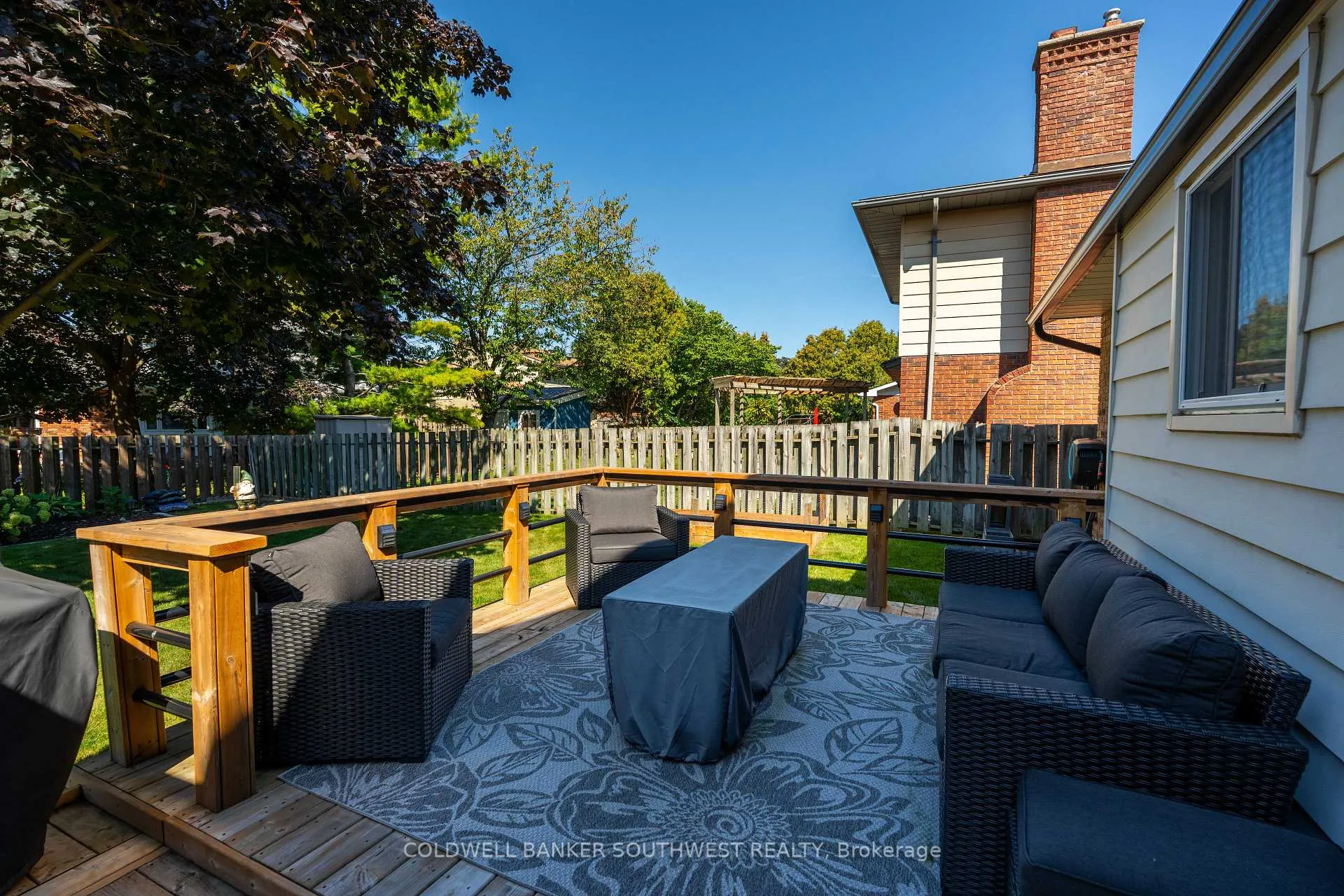 Photo 32 of 668 Winchester Crescent, Sarnia — HOMEH