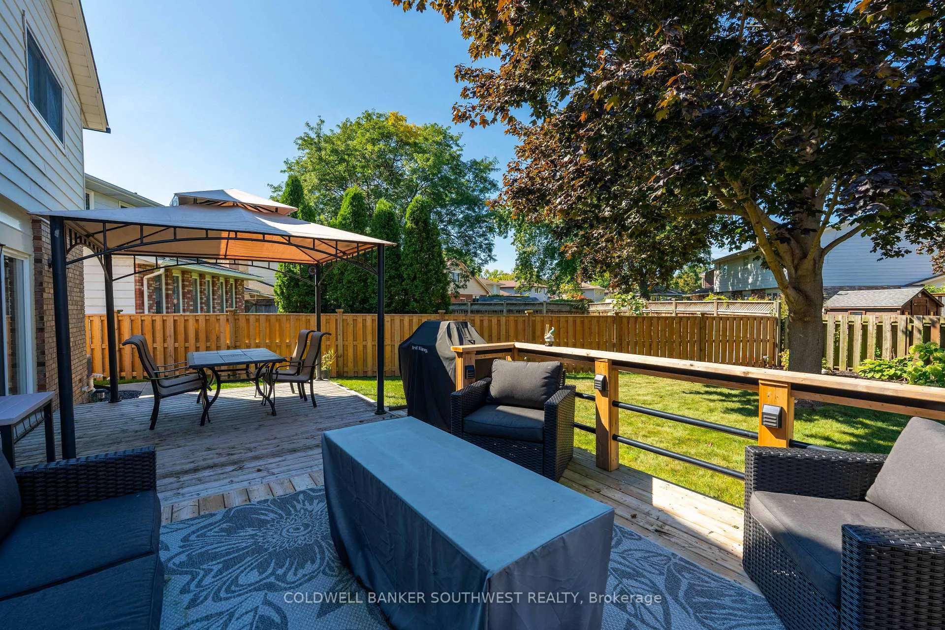 Photo 33 of 668 Winchester Crescent, Sarnia — HOMEH