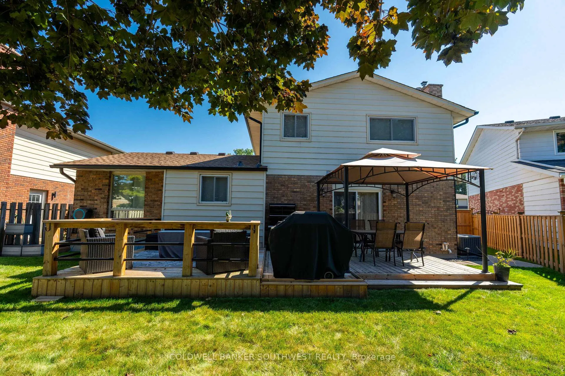 Photo 35 of 668 Winchester Crescent, Sarnia — HOMEH