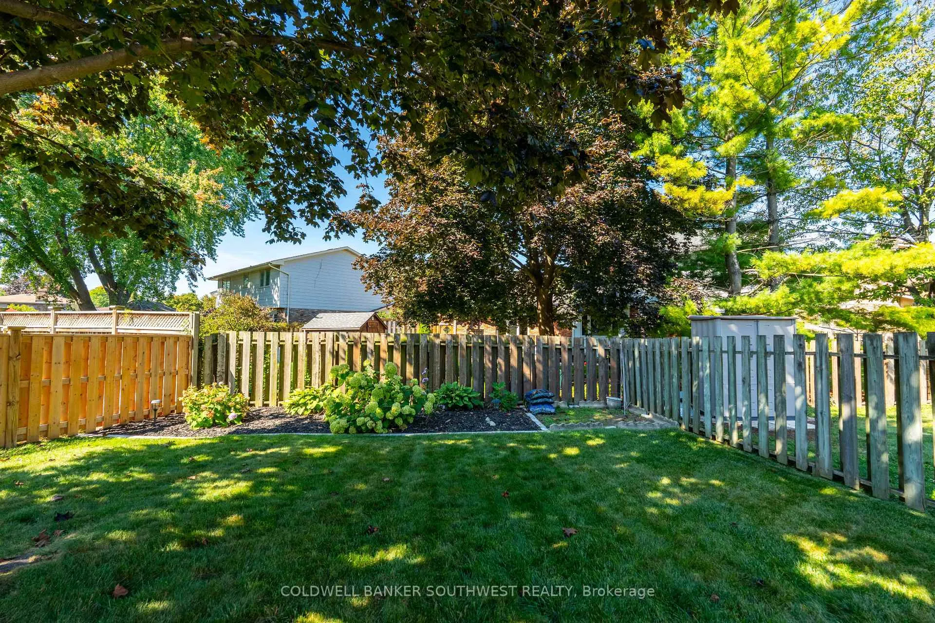 Photo 36 of 668 Winchester Crescent, Sarnia — HOMEH