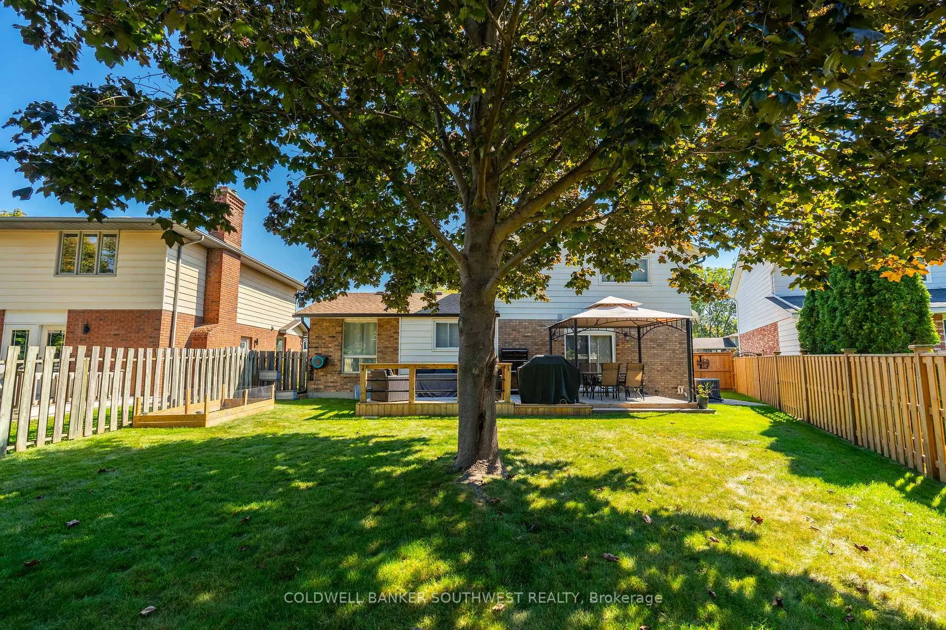 Photo 38 of 668 Winchester Crescent, Sarnia — HOMEH