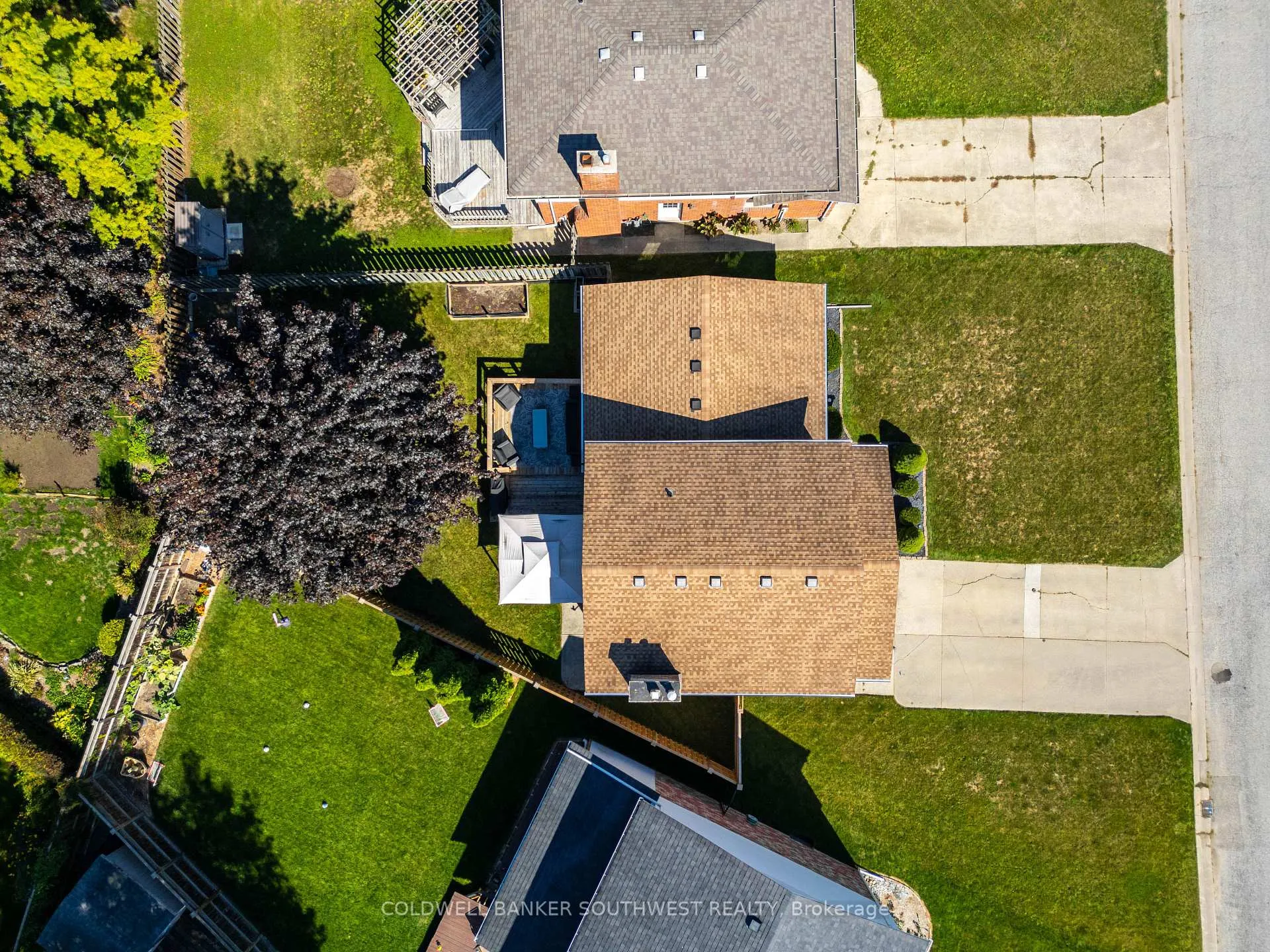 Photo 41 of 668 Winchester Crescent, Sarnia — HOMEH