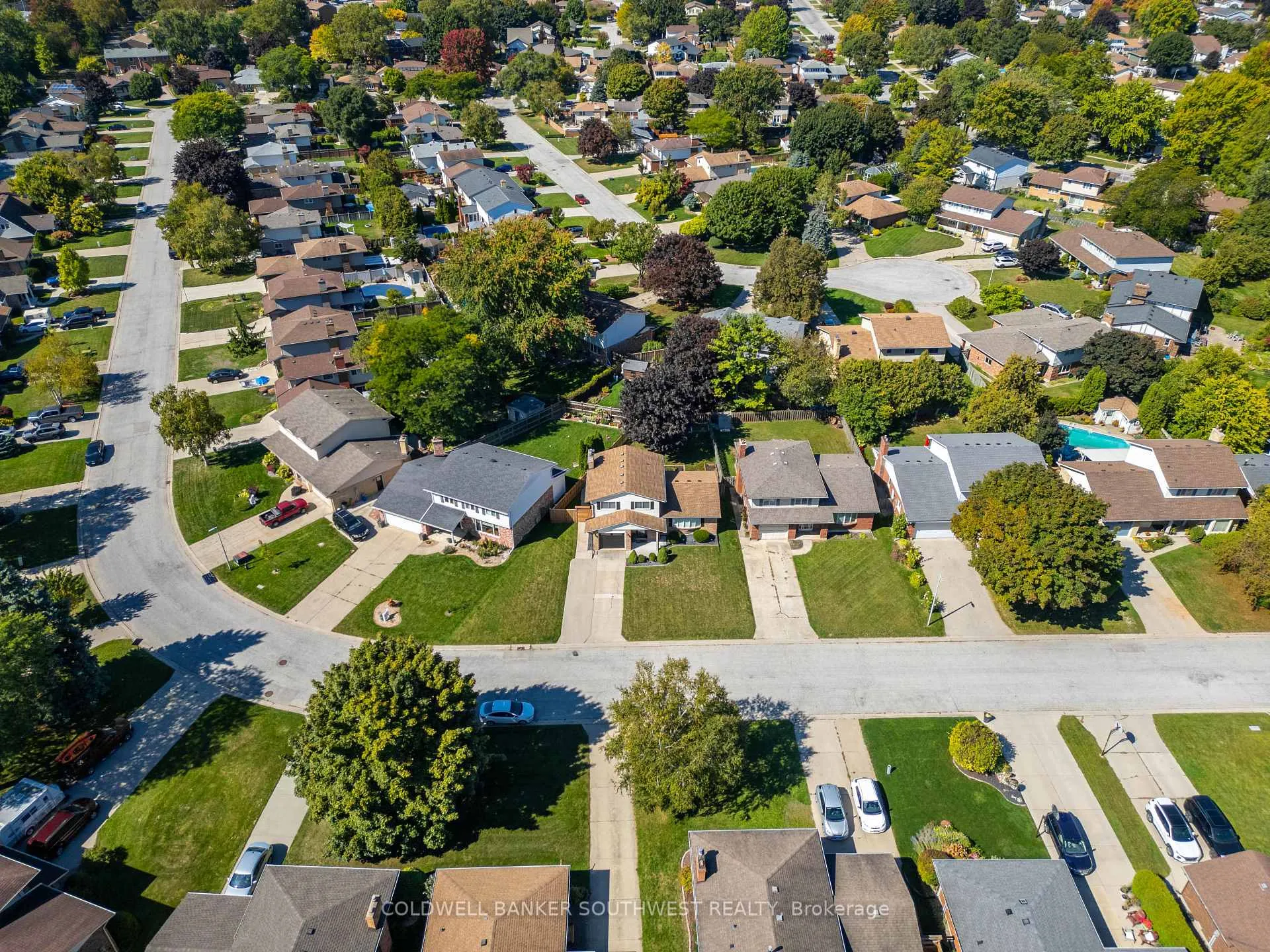 Photo 42 of 668 Winchester Crescent, Sarnia — HOMEH