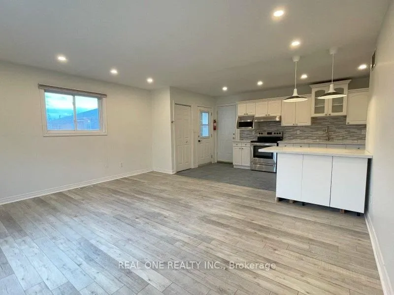 Photo 5 of Unit Unit 2, 2116 Mountainside Drive, Burlington, Mountainside — HOMEH