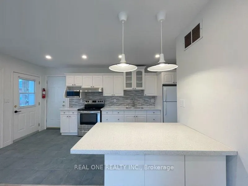 Photo 11 of Unit Unit 2, 2116 Mountainside Drive, Burlington, Mountainside — HOMEH