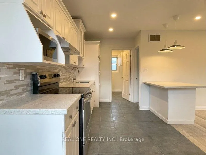 Photo 12 of Unit Unit 2, 2116 Mountainside Drive, Burlington, Mountainside — HOMEH