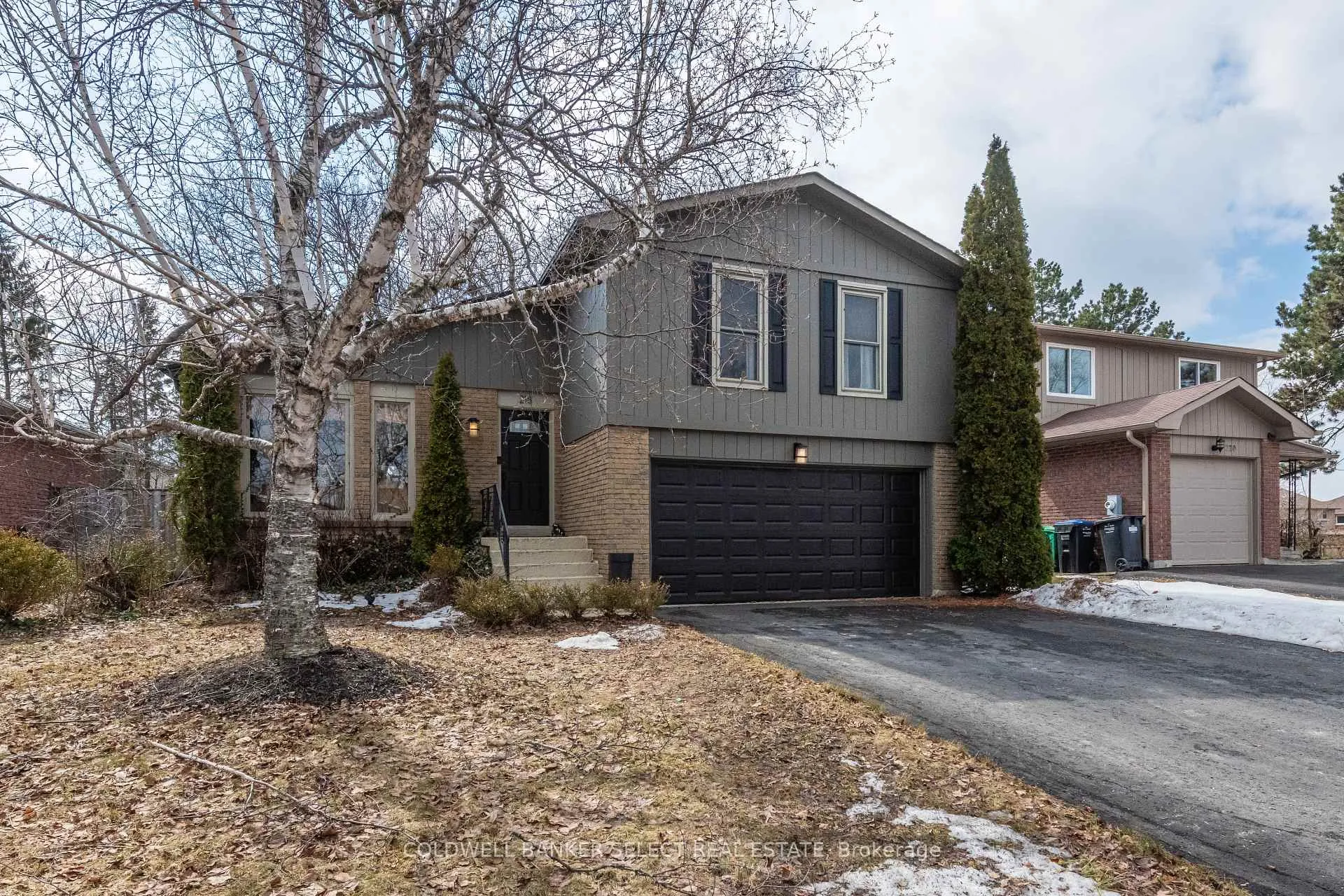 Photo 2 of 218 Ridge Road, Caledon, Bolton West — HOMEH