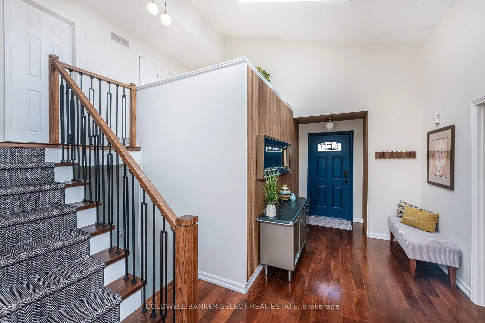 Photo 7 of 218 Ridge Road, Caledon, Bolton West — HOMEH