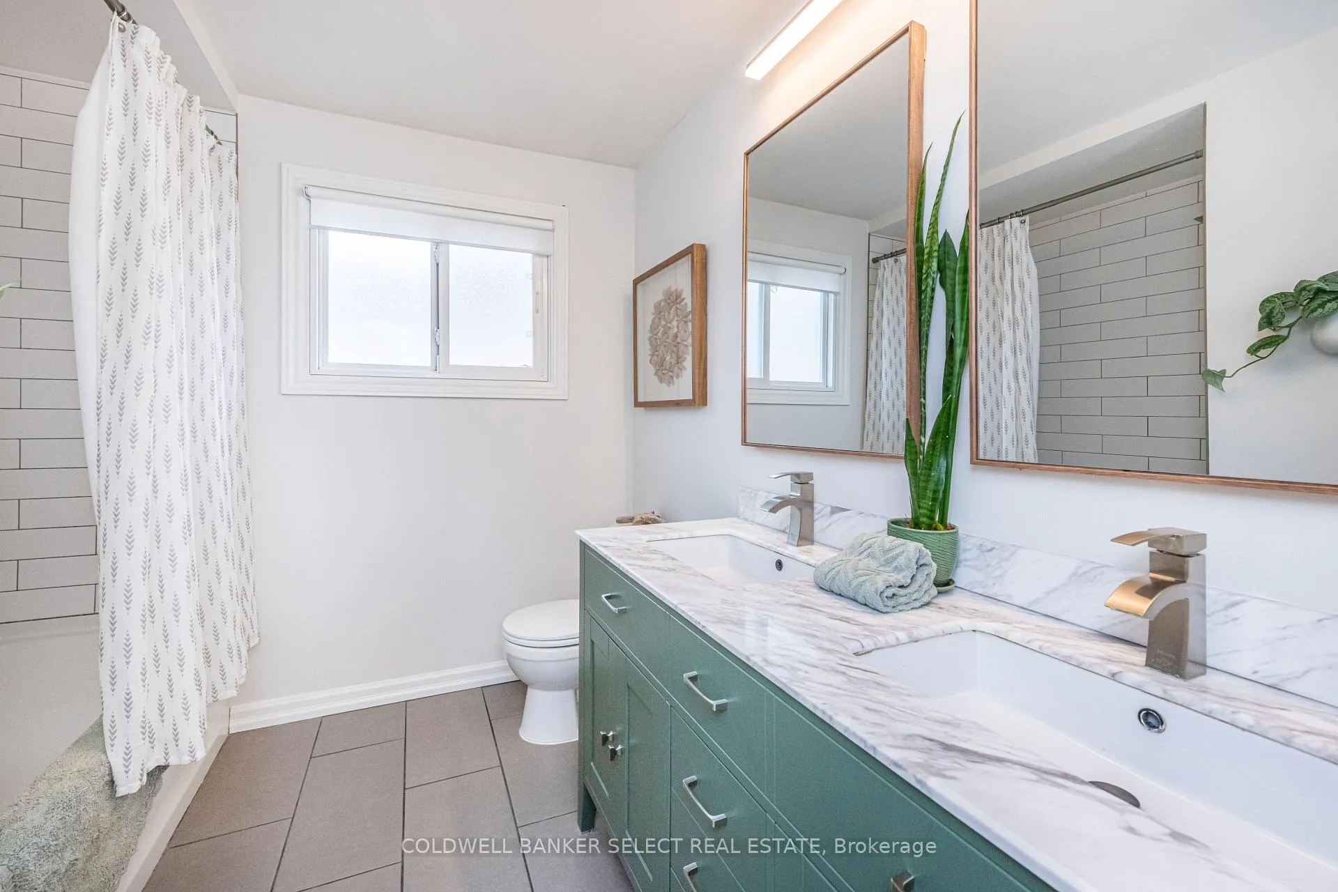 Photo 22 of 218 Ridge Road, Caledon, Bolton West — HOMEH