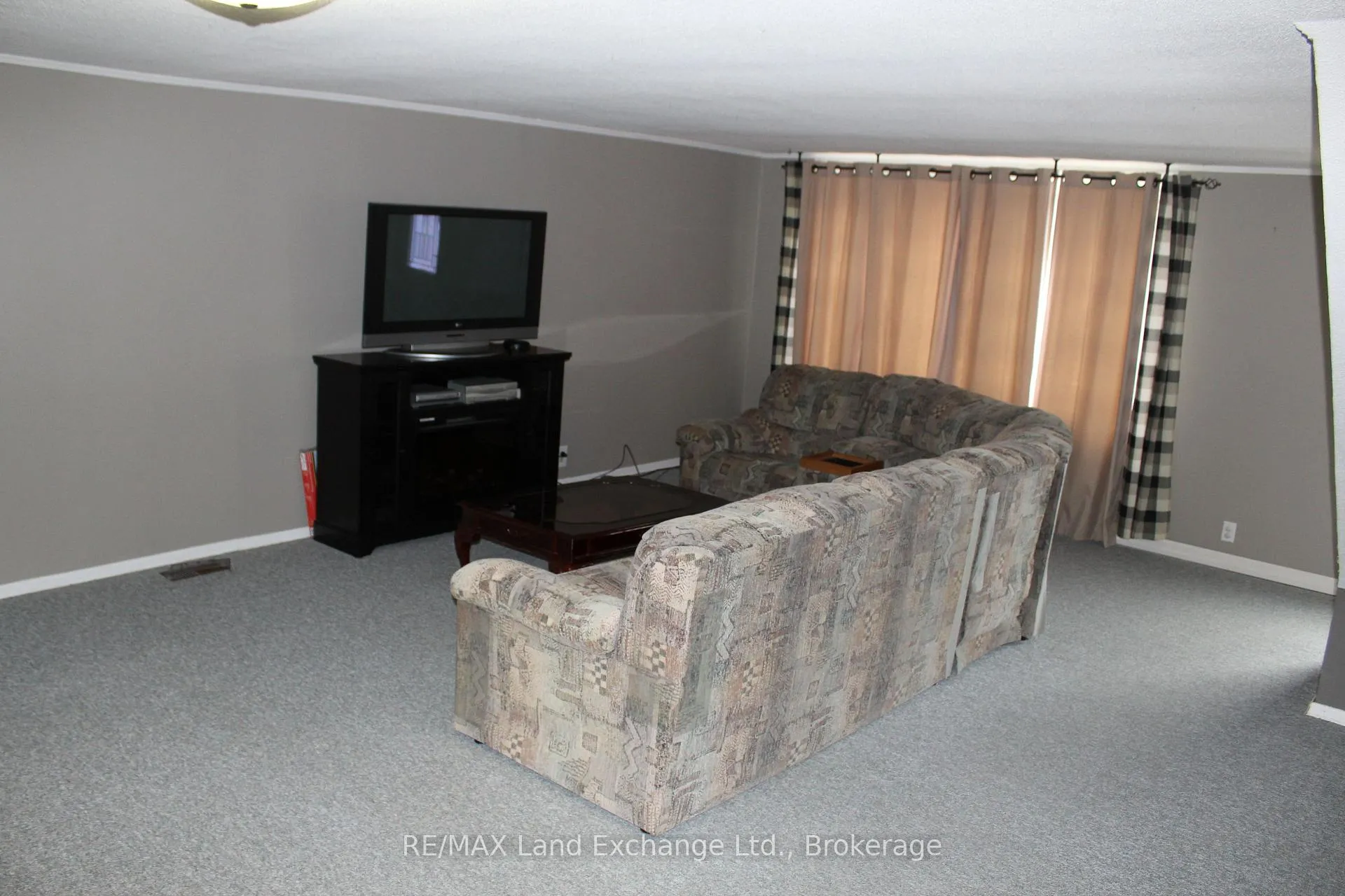 Photo 9 of 317 Nelson Street, Kincardine — HOMEH