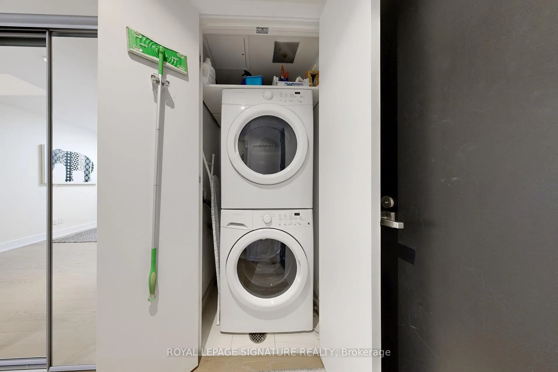 Photo 26 of Unit 415, 3018 Yonge Street, Toronto, Lawrence Park South — HOMEH