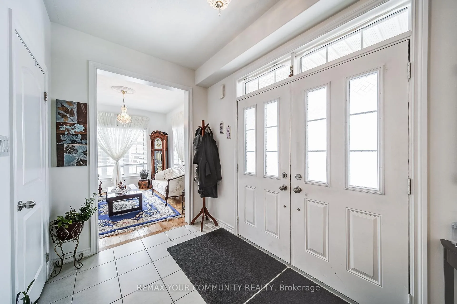 Photo 3 of 46 Bramsey Street, Georgina, Sutton & Jackson's Point — HOMEH