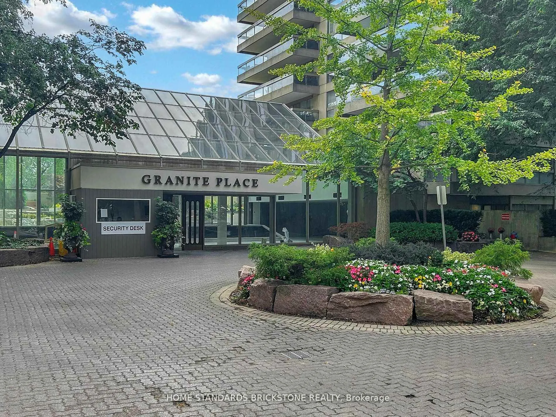 Photo 2 of Unit 1102, 61 St Clair Avenue W, Toronto, Yonge-St. Clair — HOMEH