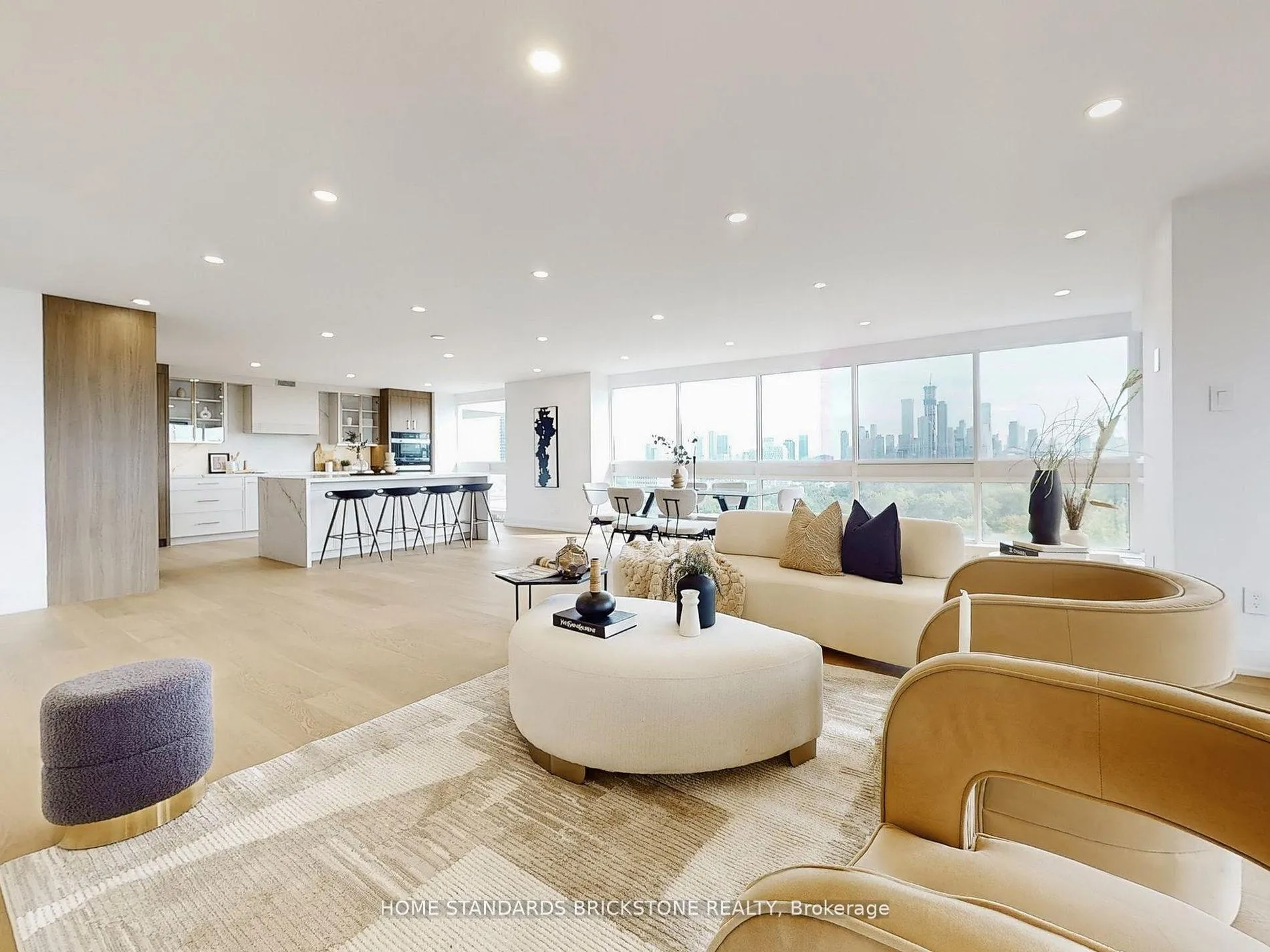 Photo 6 of Unit 1102, 61 St Clair Avenue W, Toronto, Yonge-St. Clair — HOMEH