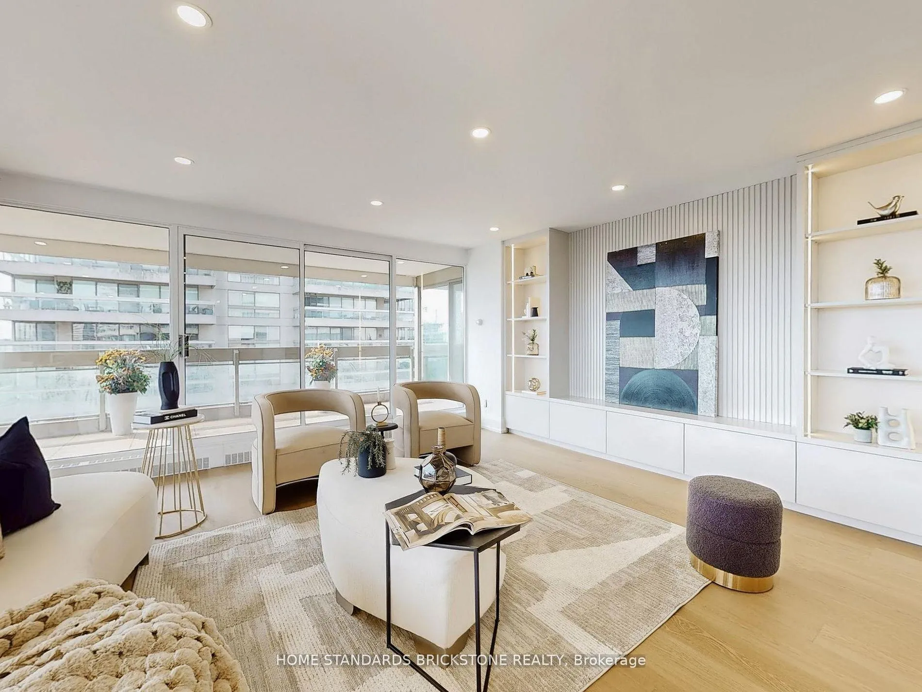 Photo 8 of Unit 1102, 61 St Clair Avenue W, Toronto, Yonge-St. Clair — HOMEH
