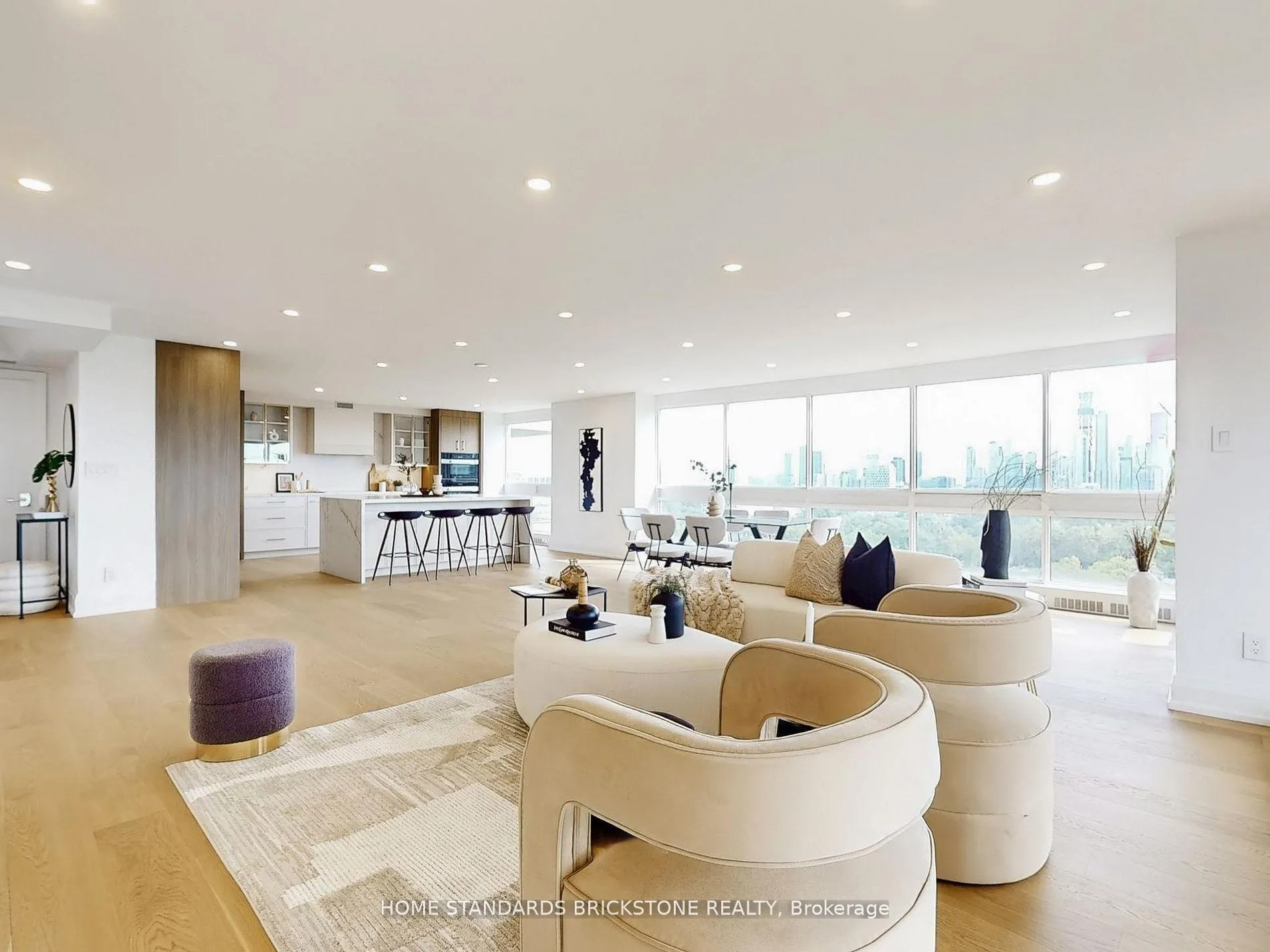 Photo 9 of Unit 1102, 61 St Clair Avenue W, Toronto, Yonge-St. Clair — HOMEH