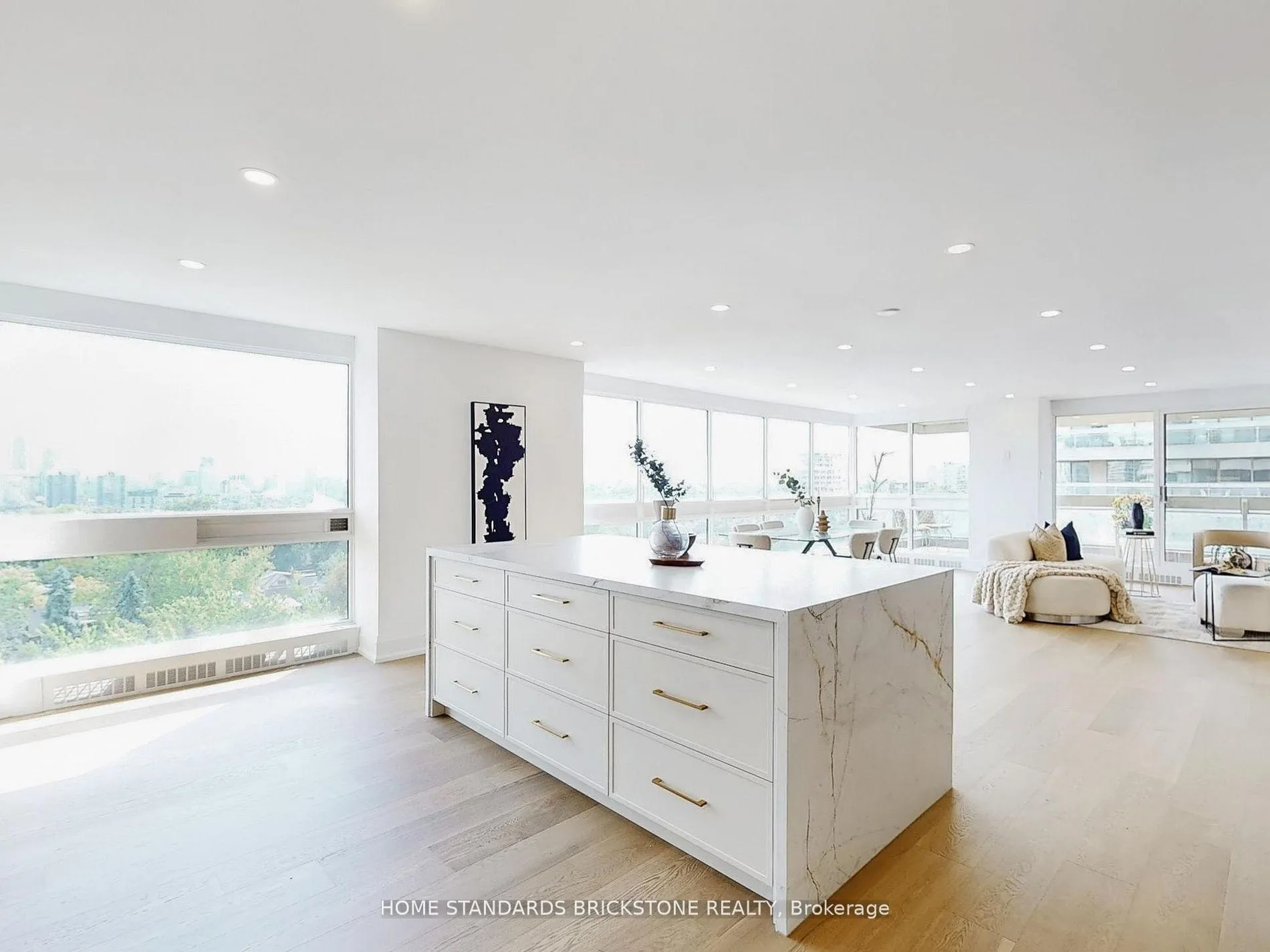 Photo 17 of Unit 1102, 61 St Clair Avenue W, Toronto, Yonge-St. Clair — HOMEH