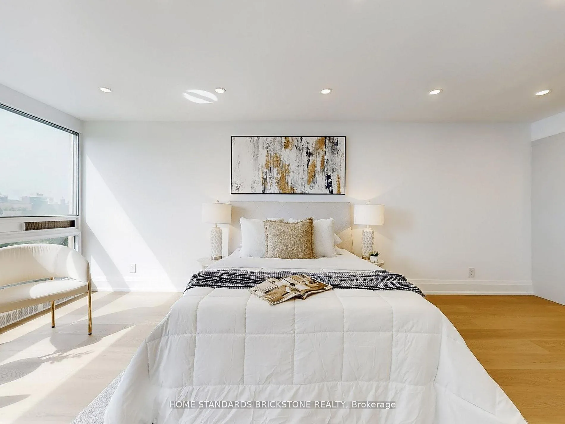 Photo 25 of Unit 1102, 61 St Clair Avenue W, Toronto, Yonge-St. Clair — HOMEH