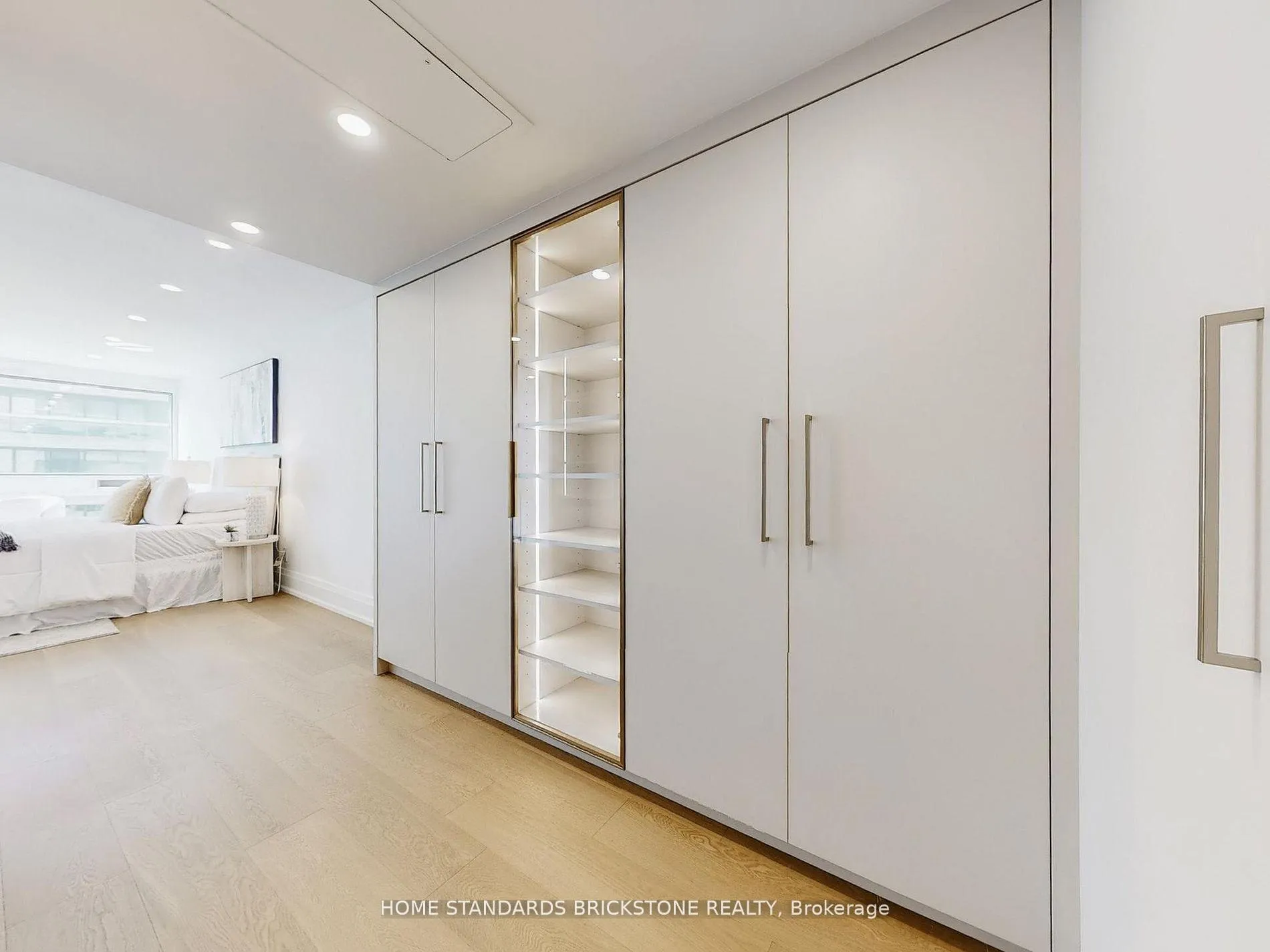 Photo 28 of Unit 1102, 61 St Clair Avenue W, Toronto, Yonge-St. Clair — HOMEH