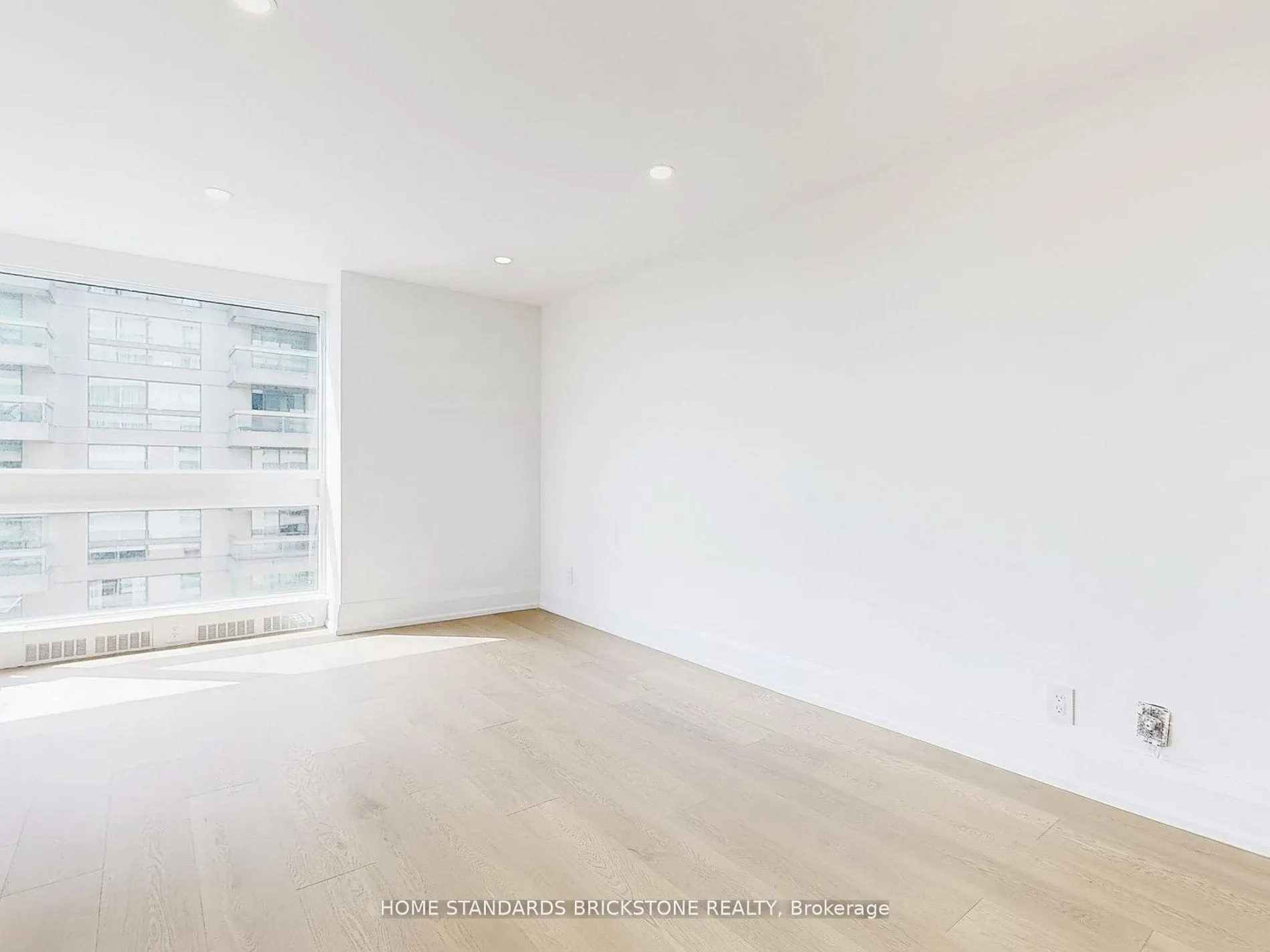 Photo 33 of Unit 1102, 61 St Clair Avenue W, Toronto, Yonge-St. Clair — HOMEH