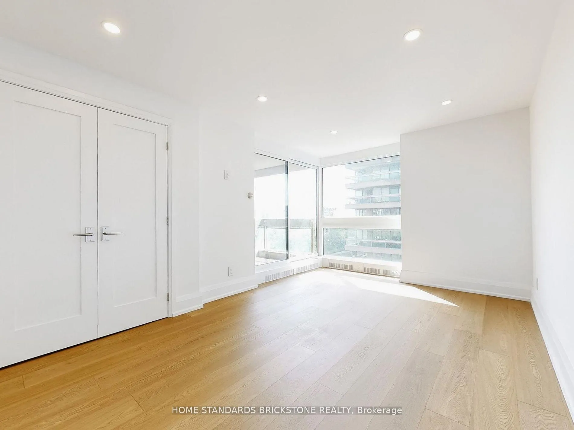 Photo 34 of Unit 1102, 61 St Clair Avenue W, Toronto, Yonge-St. Clair — HOMEH