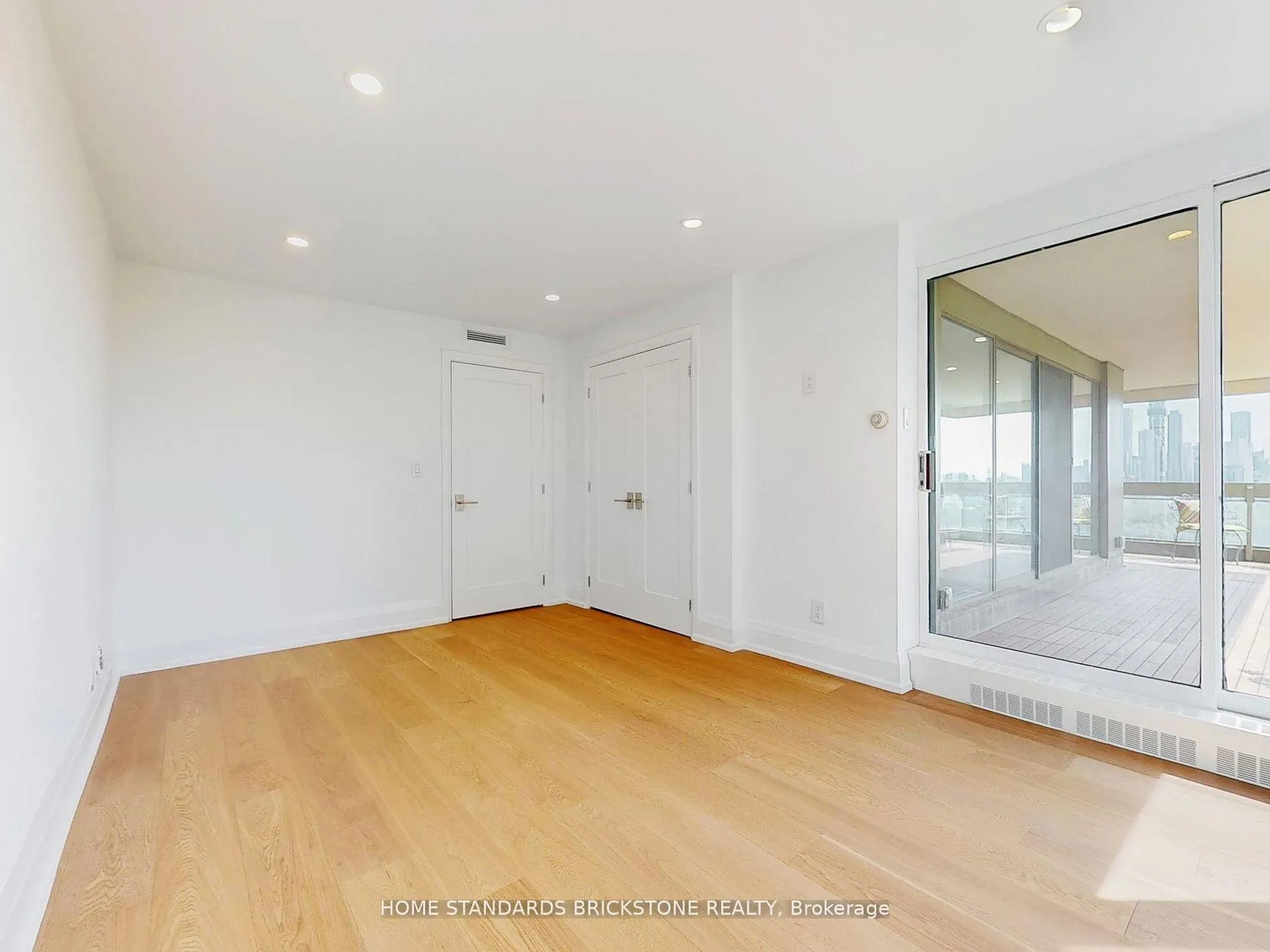 Photo 35 of Unit 1102, 61 St Clair Avenue W, Toronto, Yonge-St. Clair — HOMEH
