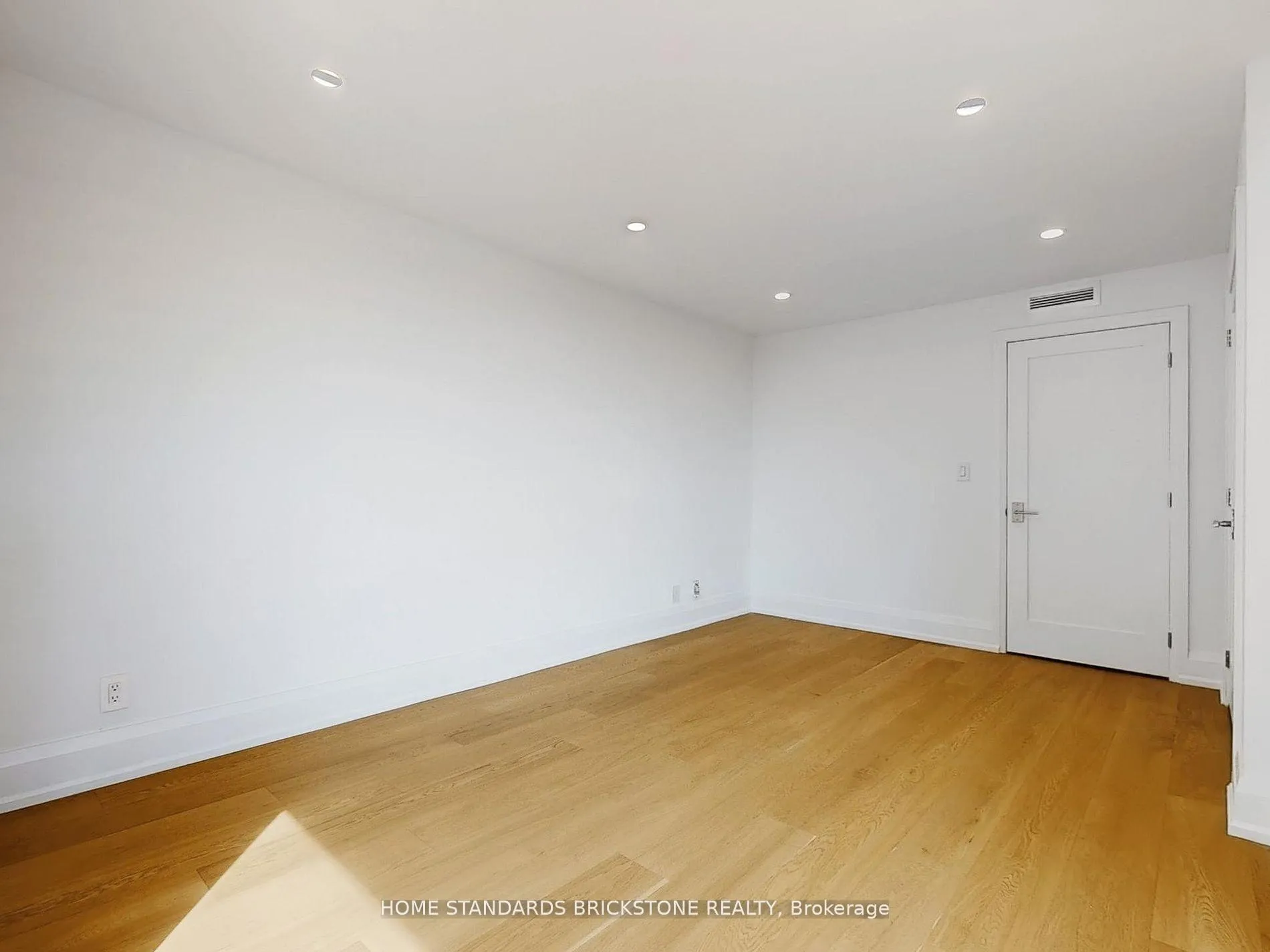Photo 36 of Unit 1102, 61 St Clair Avenue W, Toronto, Yonge-St. Clair — HOMEH