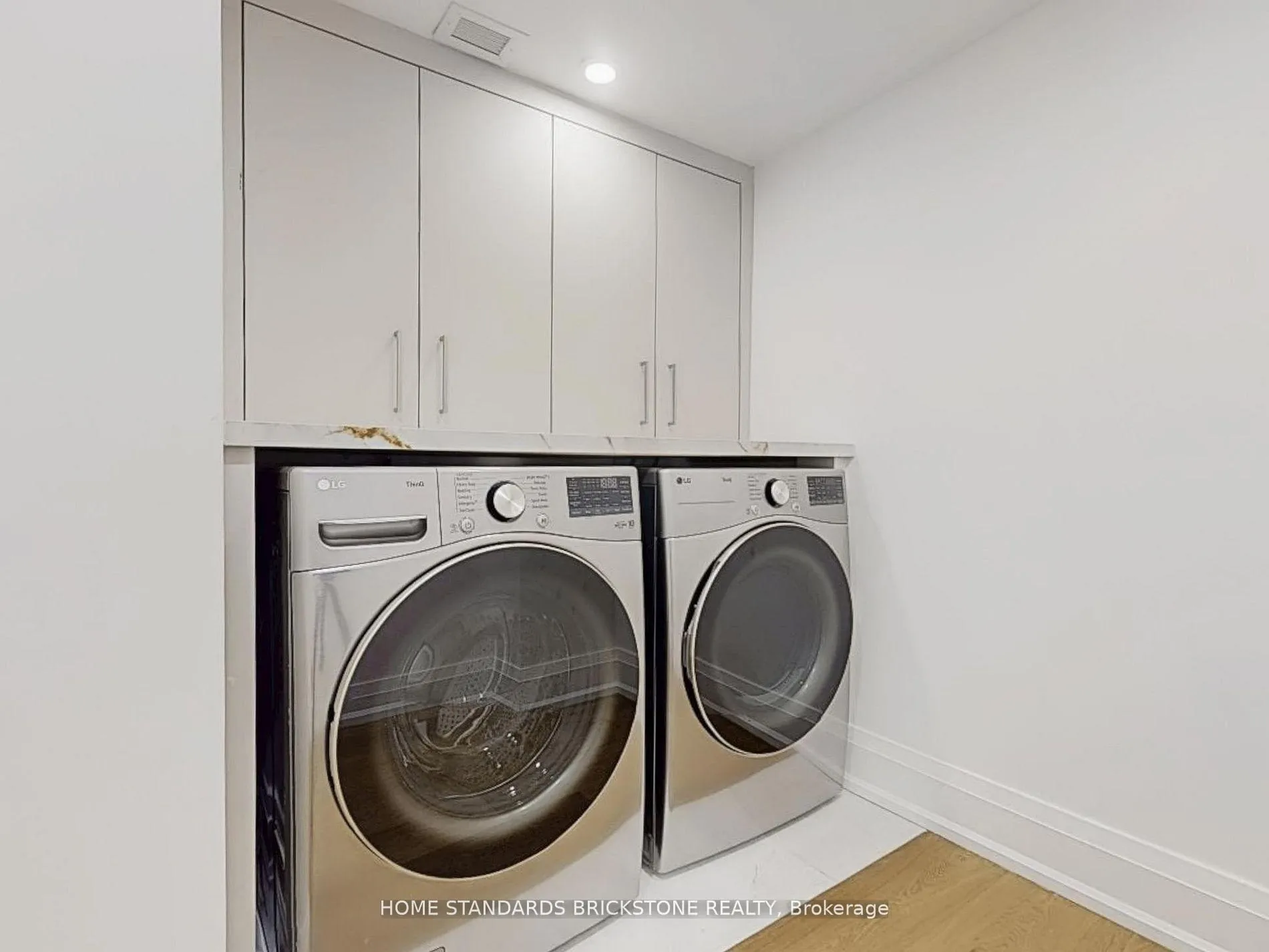 Photo 39 of Unit 1102, 61 St Clair Avenue W, Toronto, Yonge-St. Clair — HOMEH