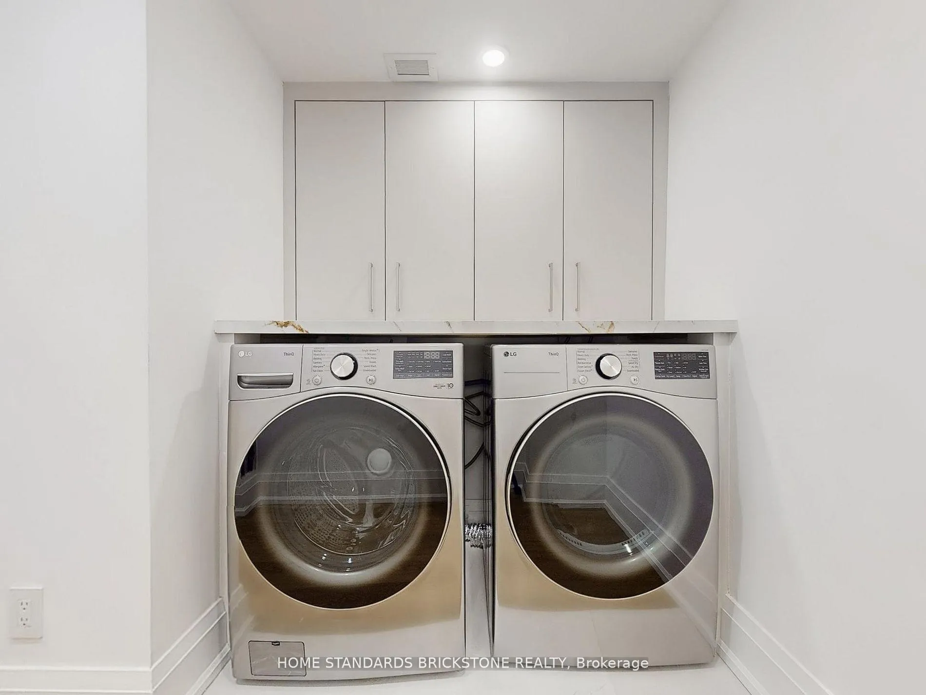 Photo 40 of Unit 1102, 61 St Clair Avenue W, Toronto, Yonge-St. Clair — HOMEH