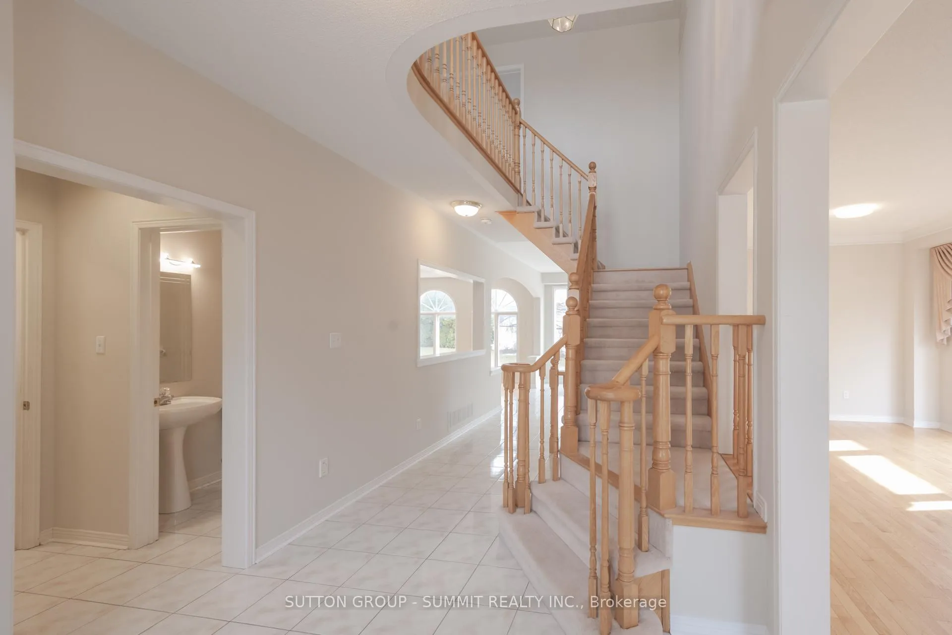 Photo 6 of 49 Central Park Drive, Markham, Markville — HOMEH