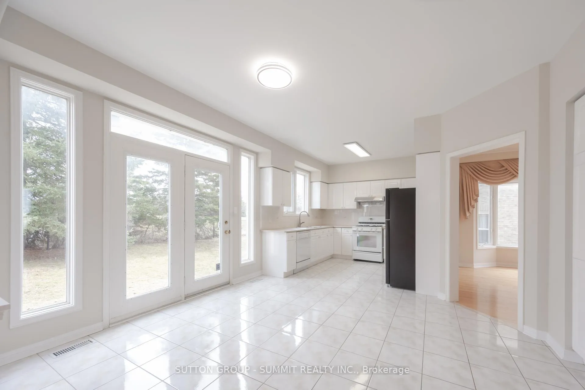 Photo 13 of 49 Central Park Drive, Markham, Markville — HOMEH