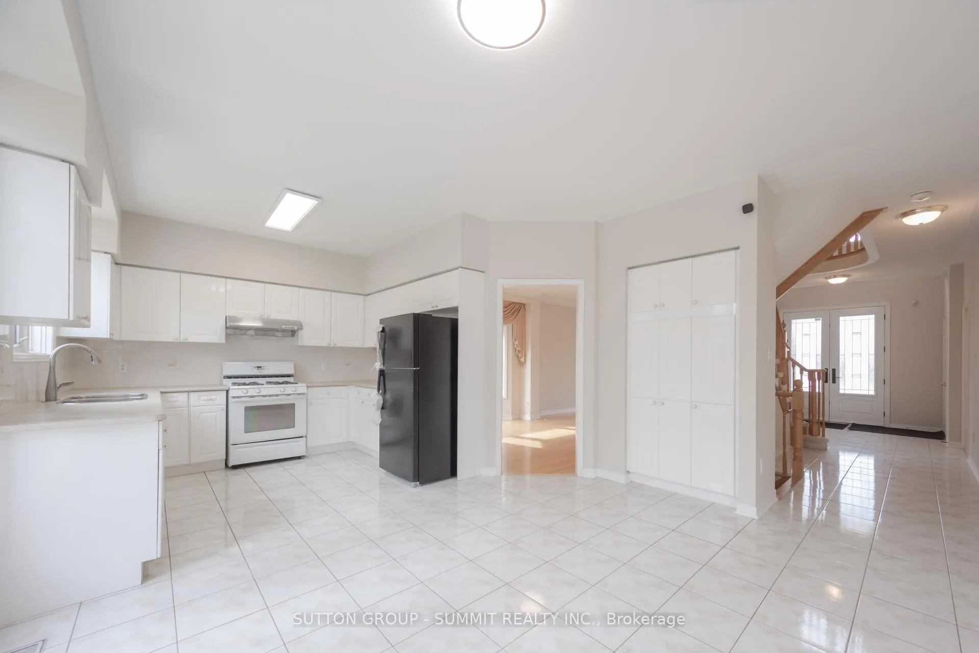 Photo 14 of 49 Central Park Drive, Markham, Markville — HOMEH