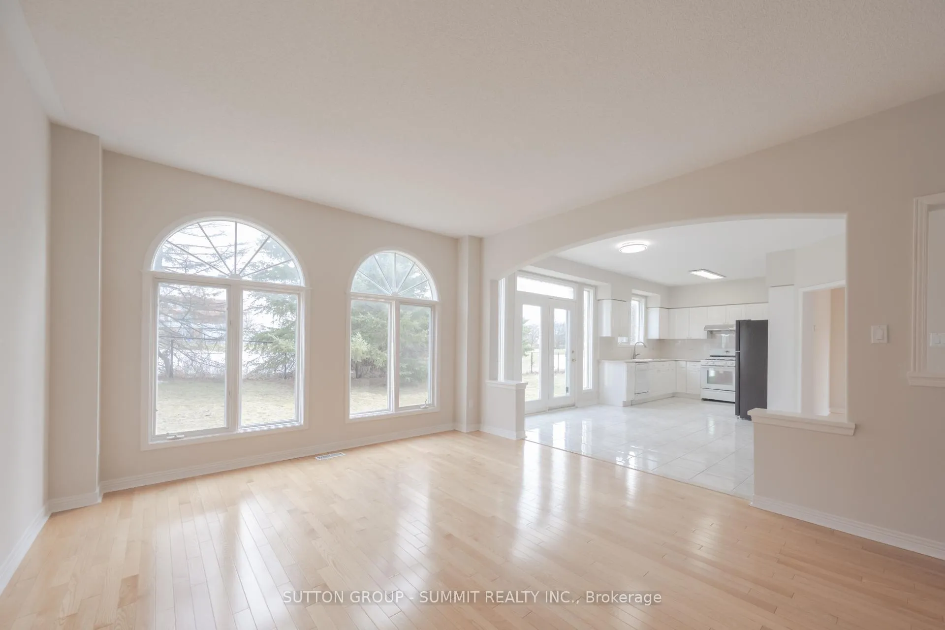 Photo 19 of 49 Central Park Drive, Markham, Markville — HOMEH
