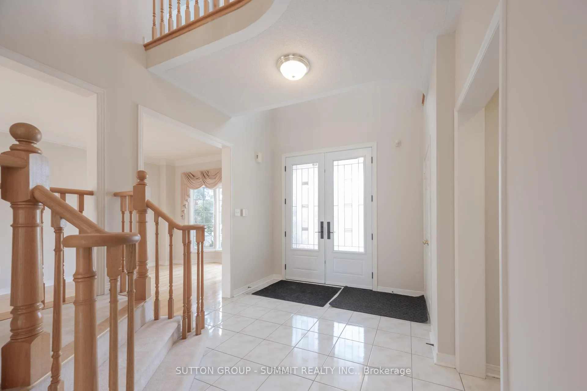 Photo 21 of 49 Central Park Drive, Markham, Markville — HOMEH