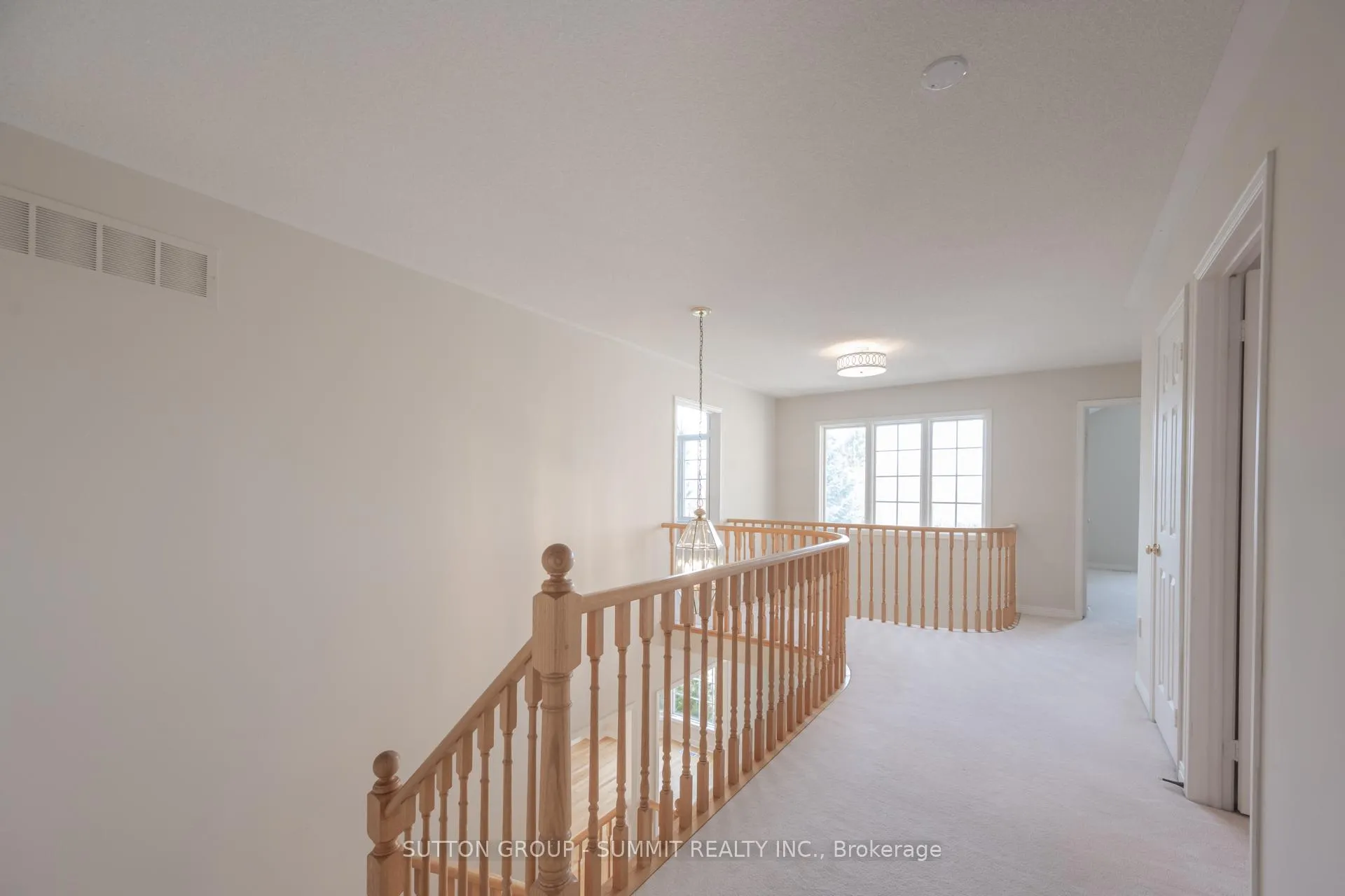 Photo 23 of 49 Central Park Drive, Markham, Markville — HOMEH