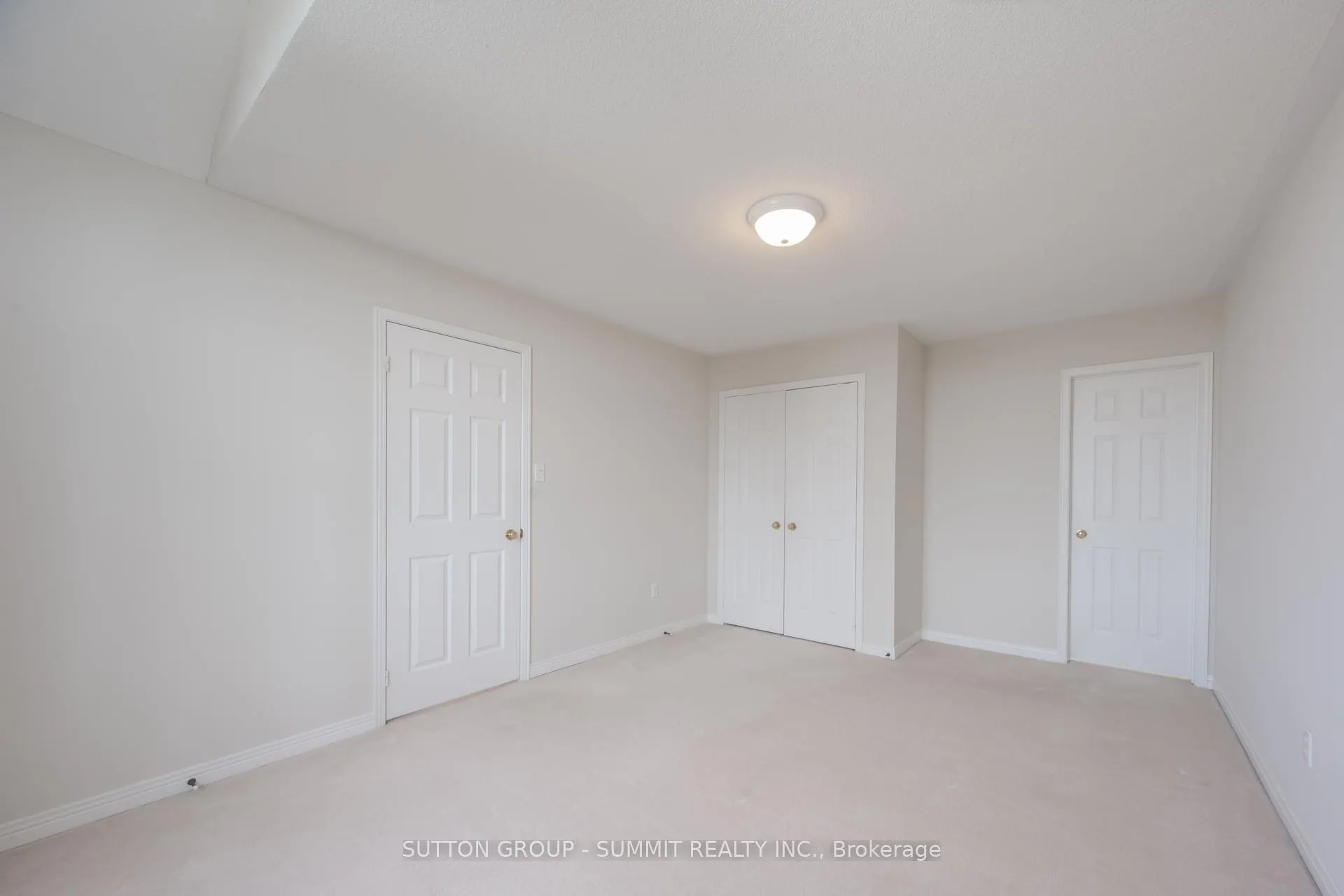 Photo 28 of 49 Central Park Drive, Markham, Markville — HOMEH