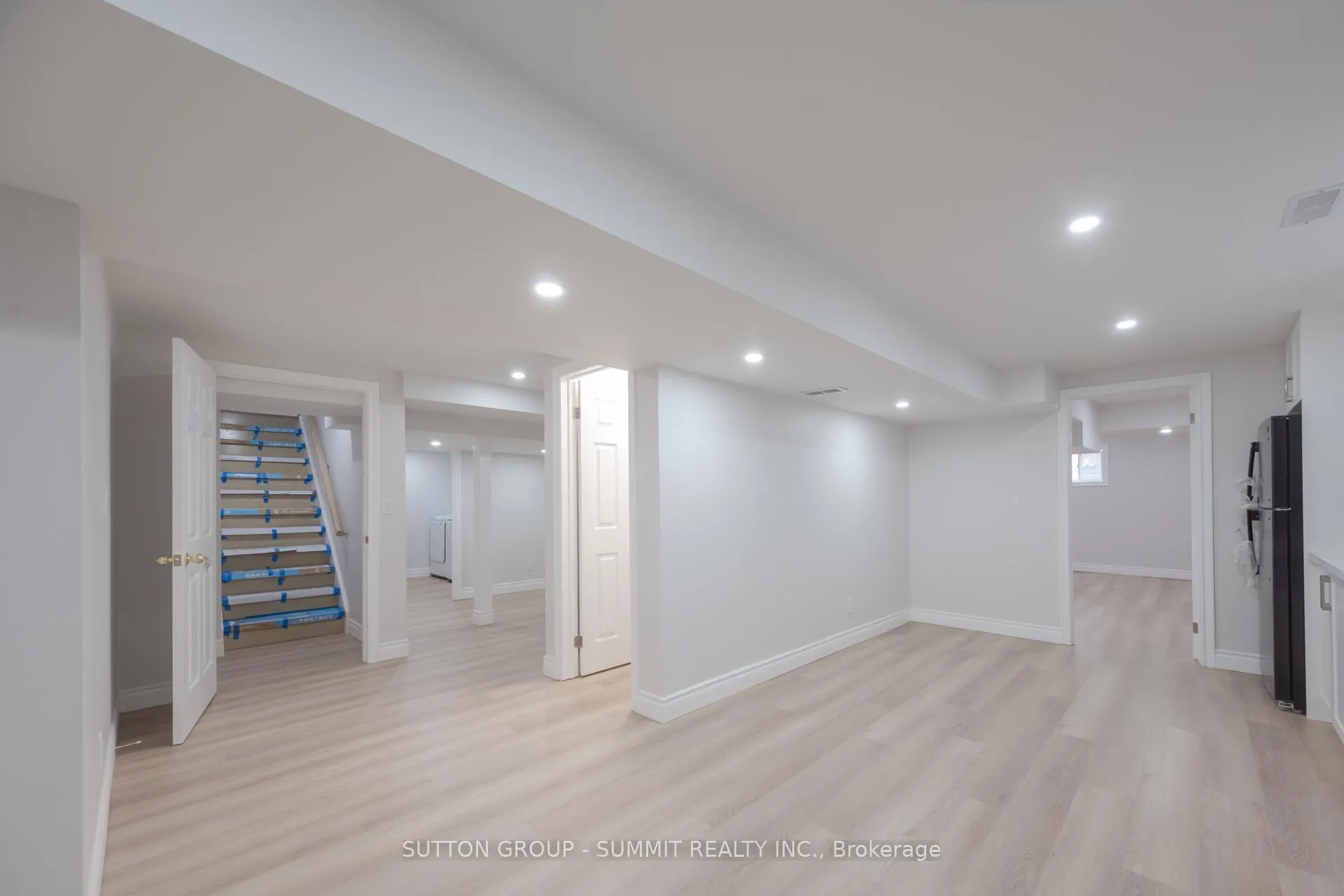 Photo 41 of 49 Central Park Drive, Markham, Markville — HOMEH