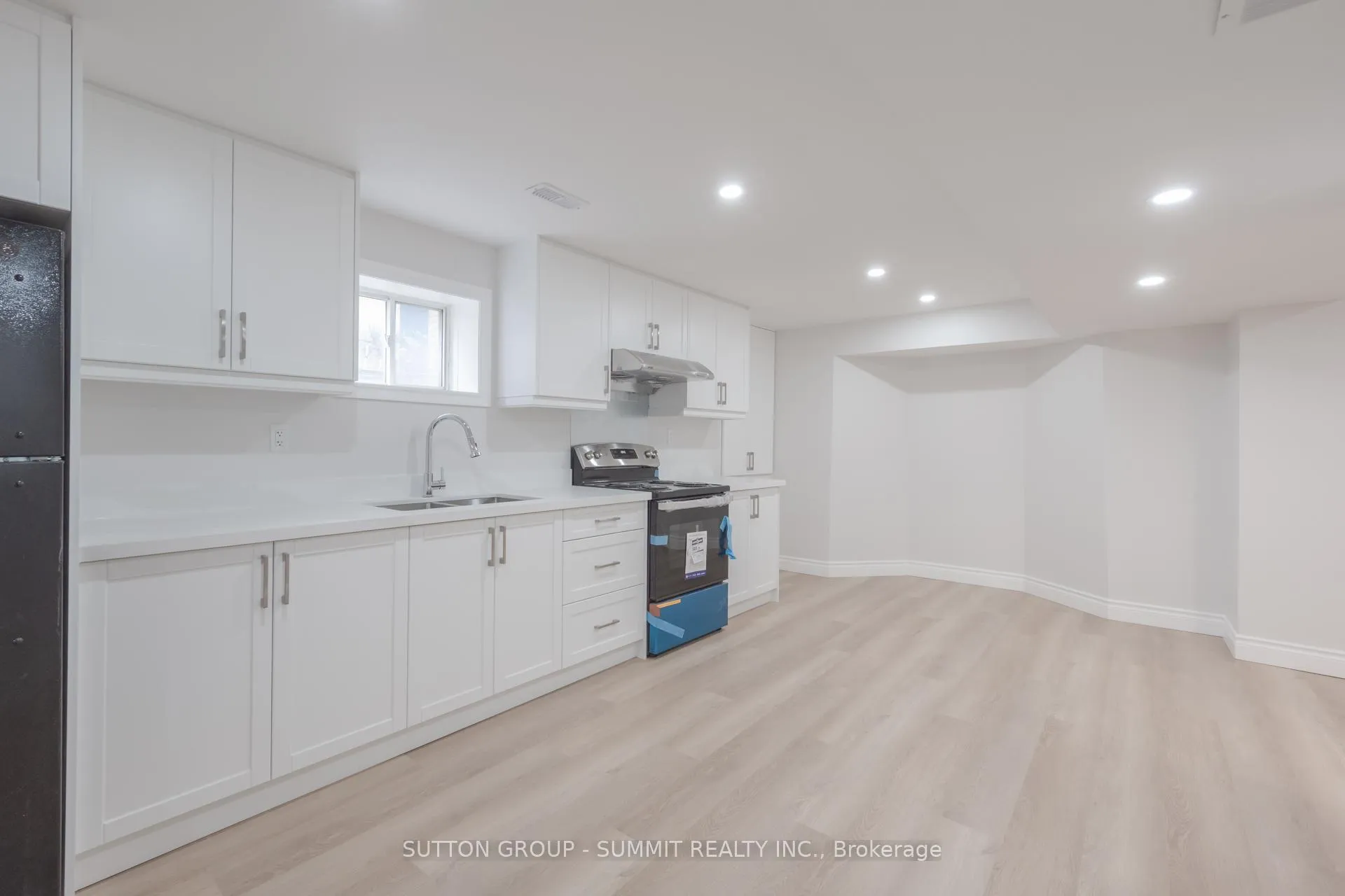 Photo 42 of 49 Central Park Drive, Markham, Markville — HOMEH