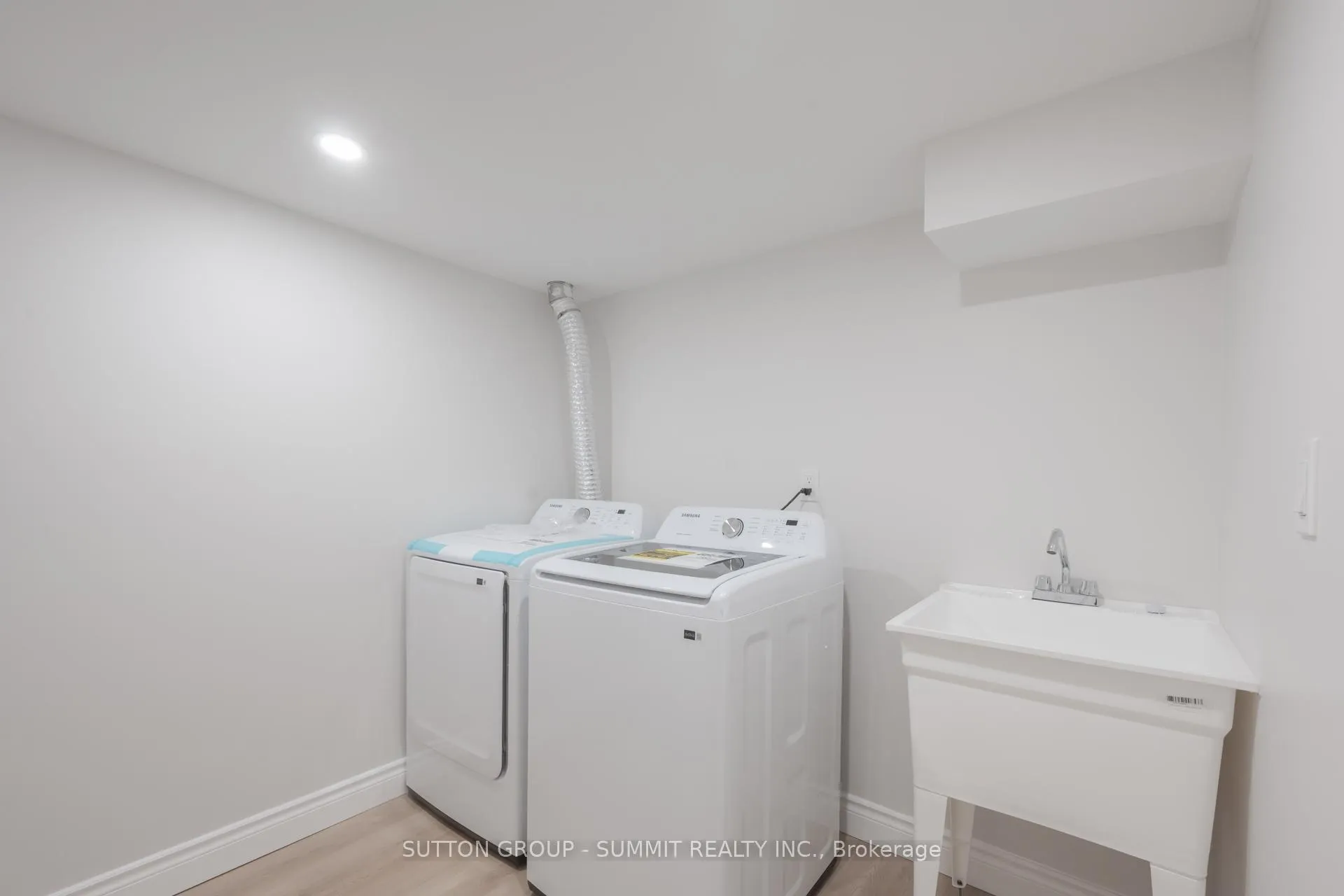 Photo 44 of 49 Central Park Drive, Markham, Markville — HOMEH
