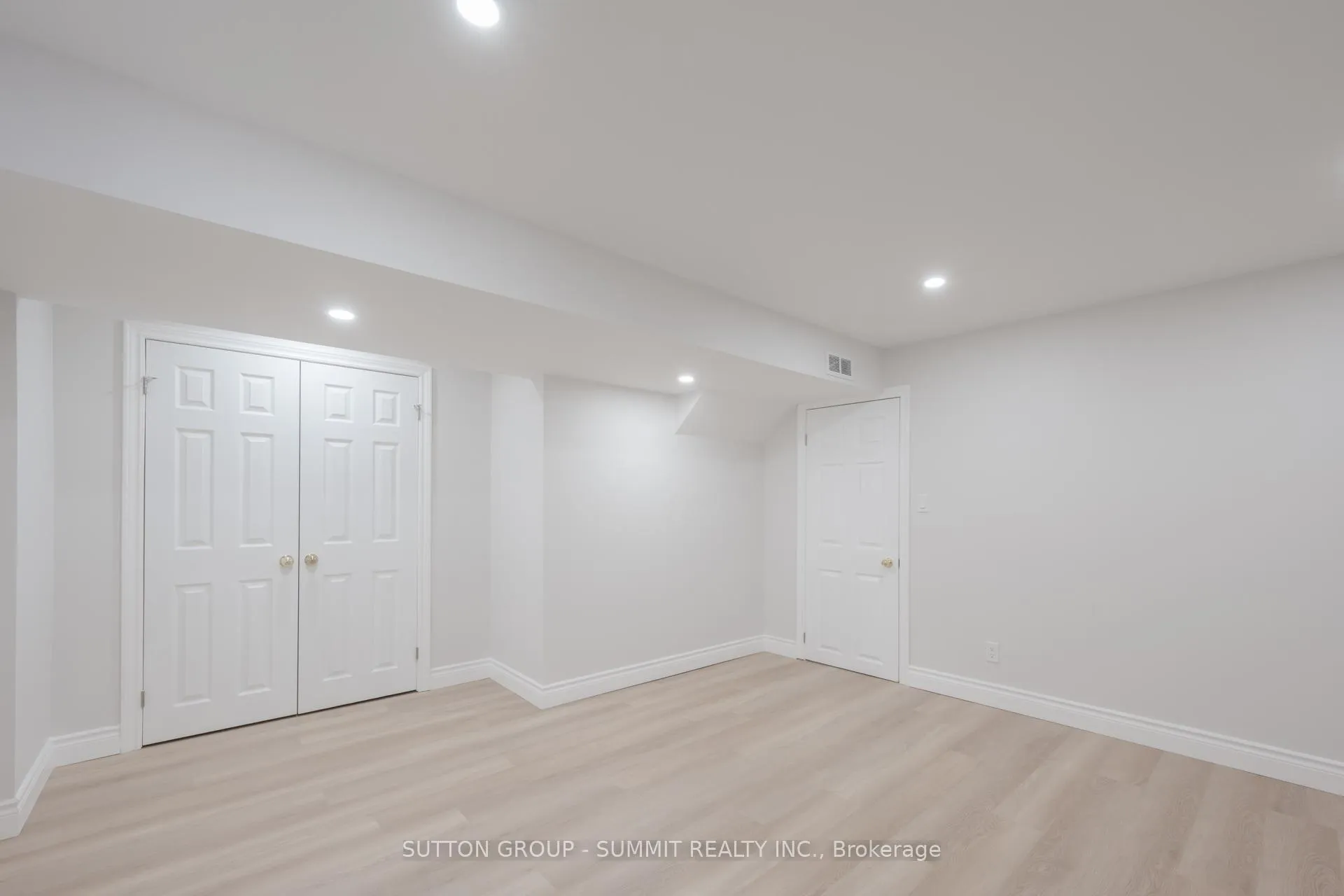 Photo 46 of 49 Central Park Drive, Markham, Markville — HOMEH