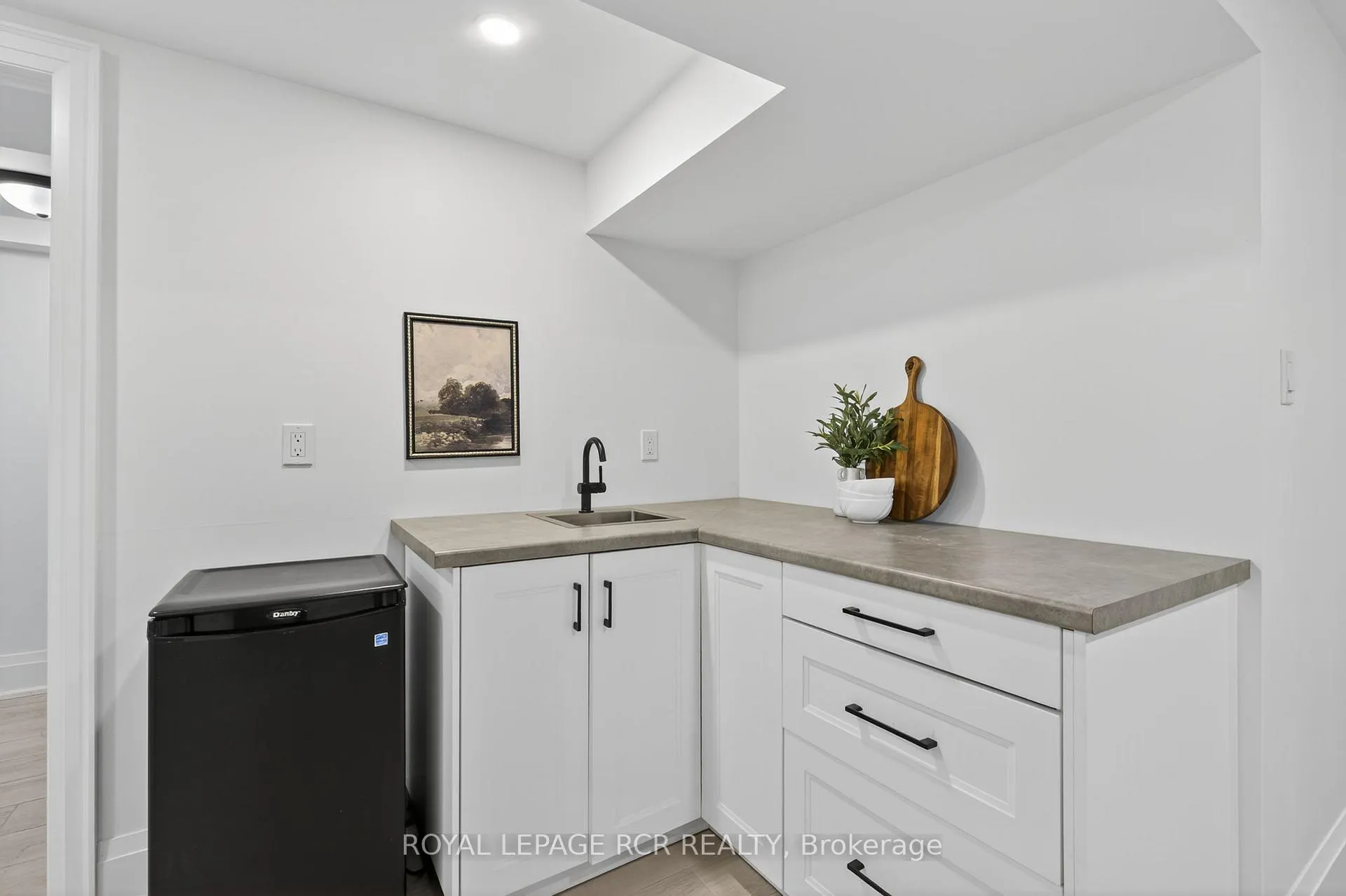 Photo 24 of 179 Tupper Street W, New Tecumseth, Alliston — HOMEH