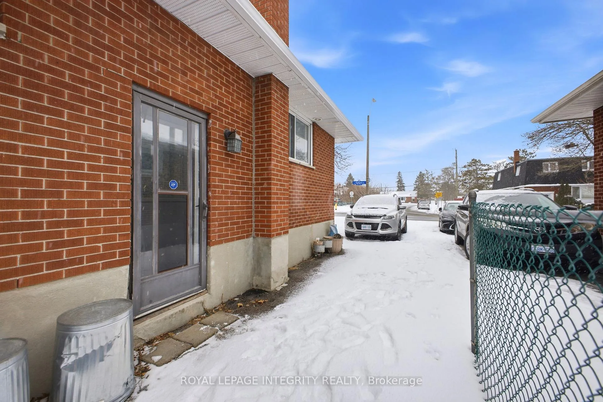 Photo 5 of Unit B, 1309 Highgate Road, Ottawa, Parkway Park — HOMEH